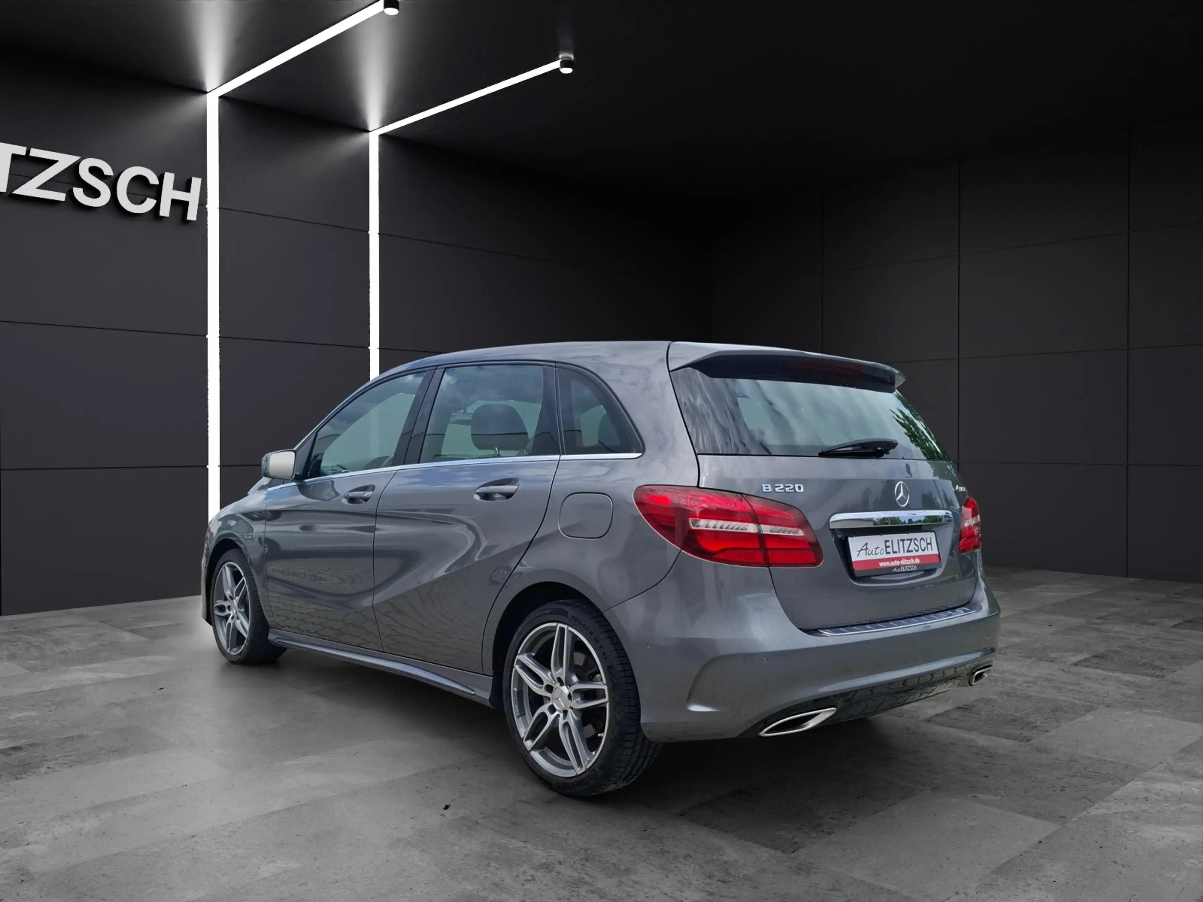 Mercedes-Benz B 220 AMG-Line 4Matic LED Navi SHZ GRA 18" — photo 3