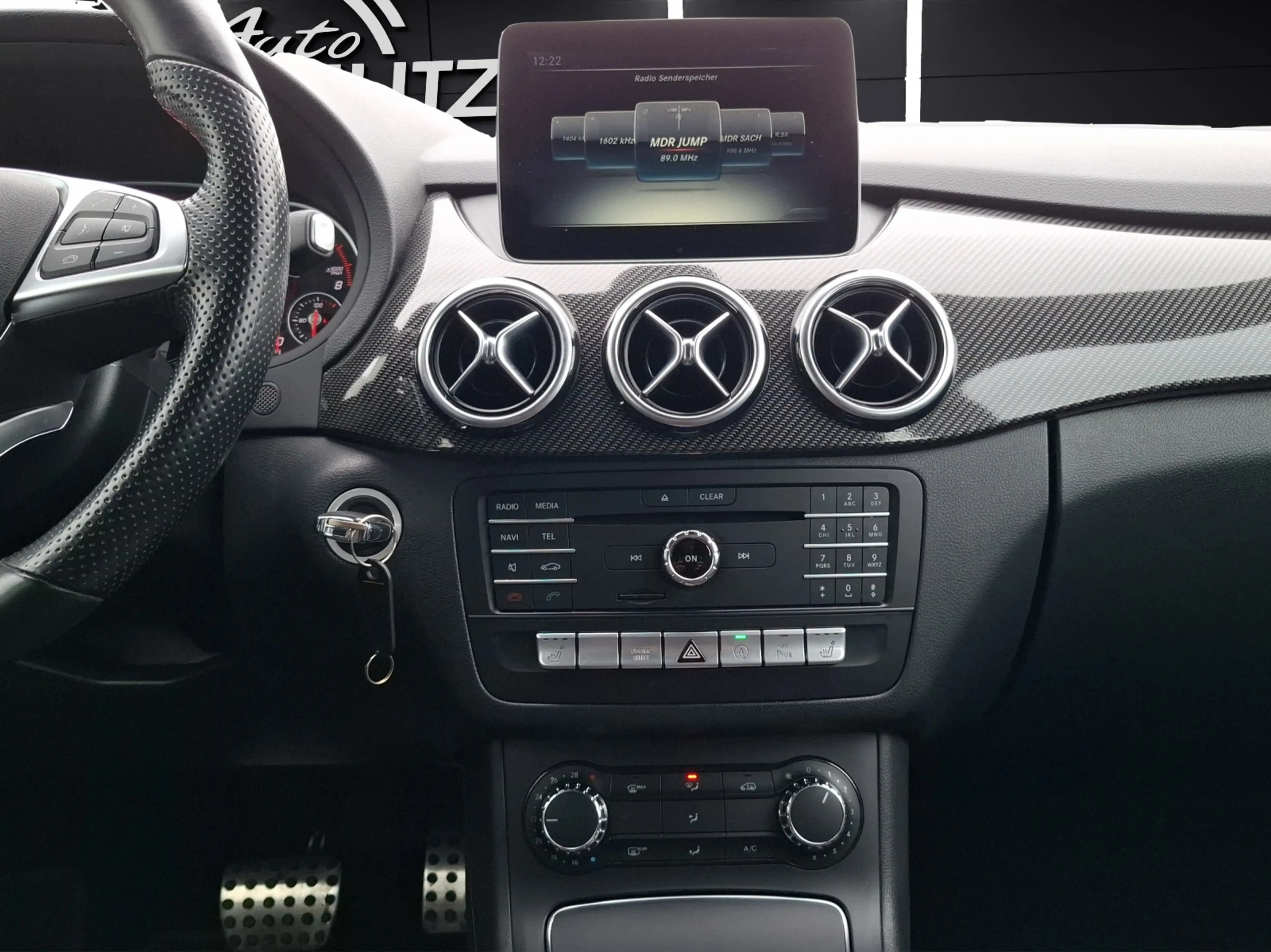 Mercedes-Benz B 220 AMG-Line 4Matic LED Navi SHZ GRA 18" — photo 15
