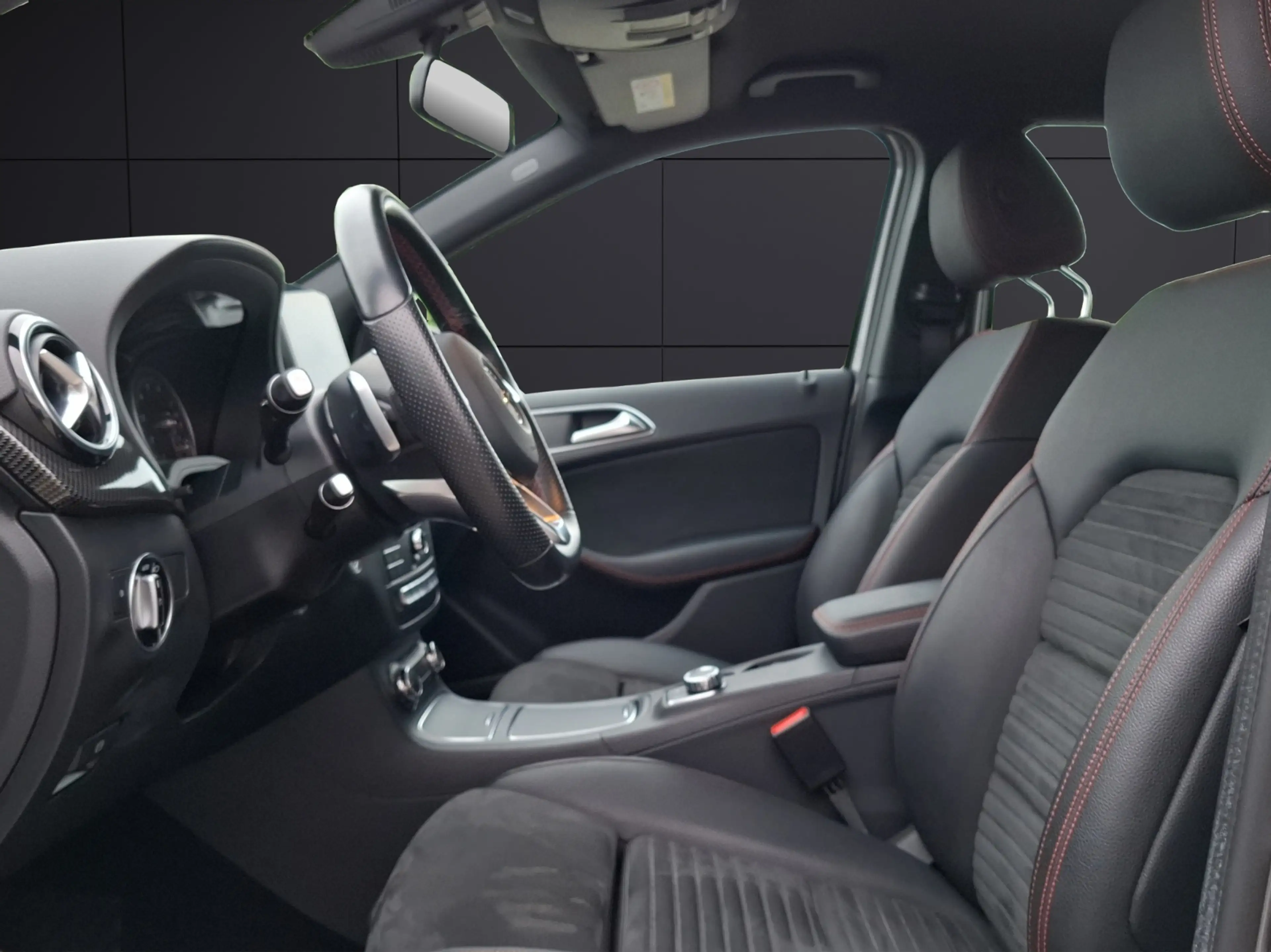 Mercedes-Benz B 220 AMG-Line 4Matic LED Navi SHZ GRA 18" — photo 10