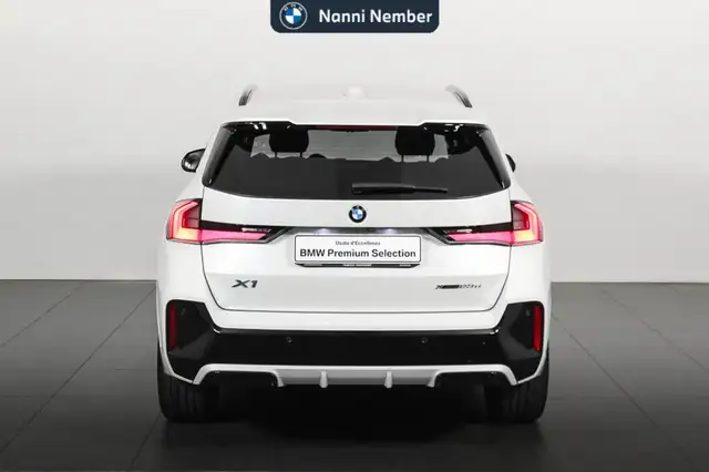BMW X1 view 4