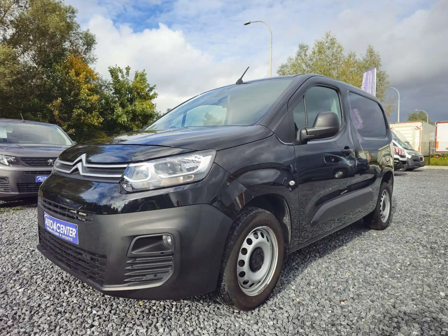 Citroen Berlingo 1.5 BlueHDi // 3 PLACES / GPS / GARANTIE 1 AN // Noir - 1