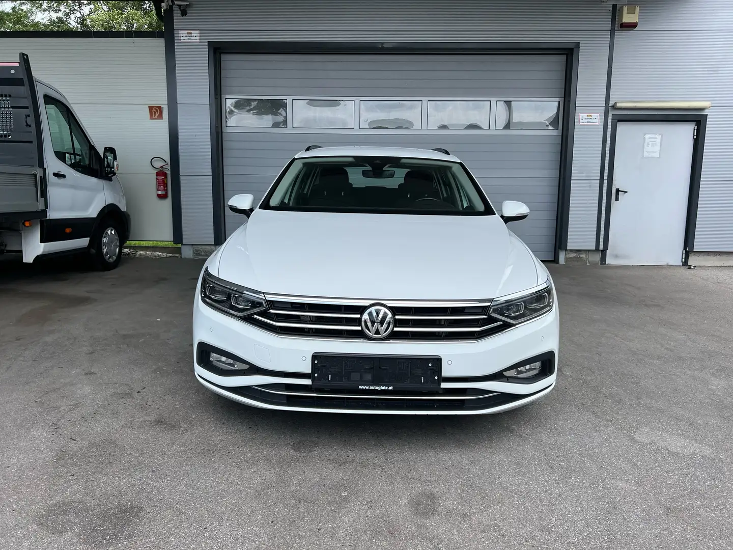 Volkswagen Passat Variant Business2,0TDI 4MOTION DSG IQ.LIGHTLED-MATRIX/NAVI Weiß - 1