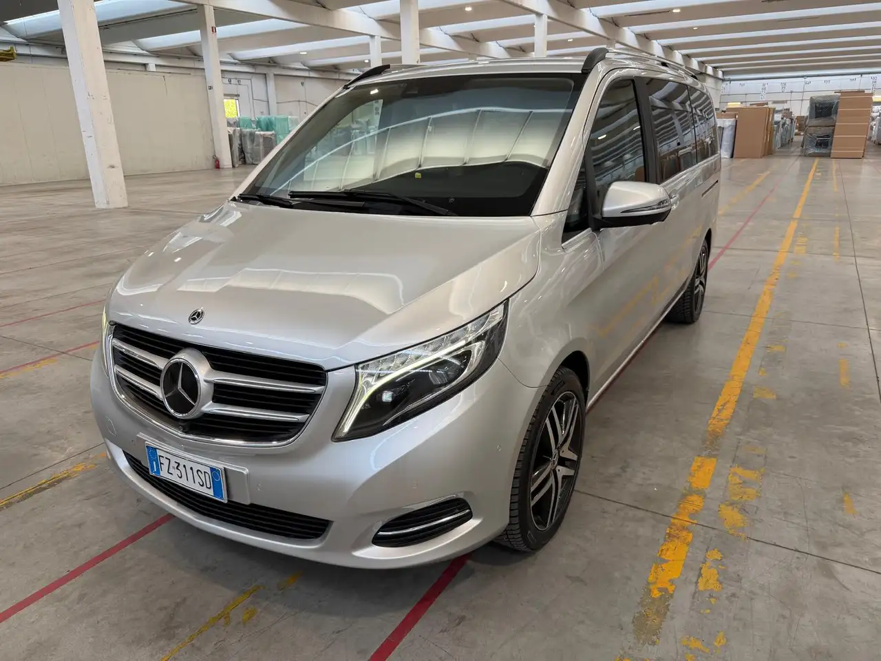 Mercedes-Benz V 250