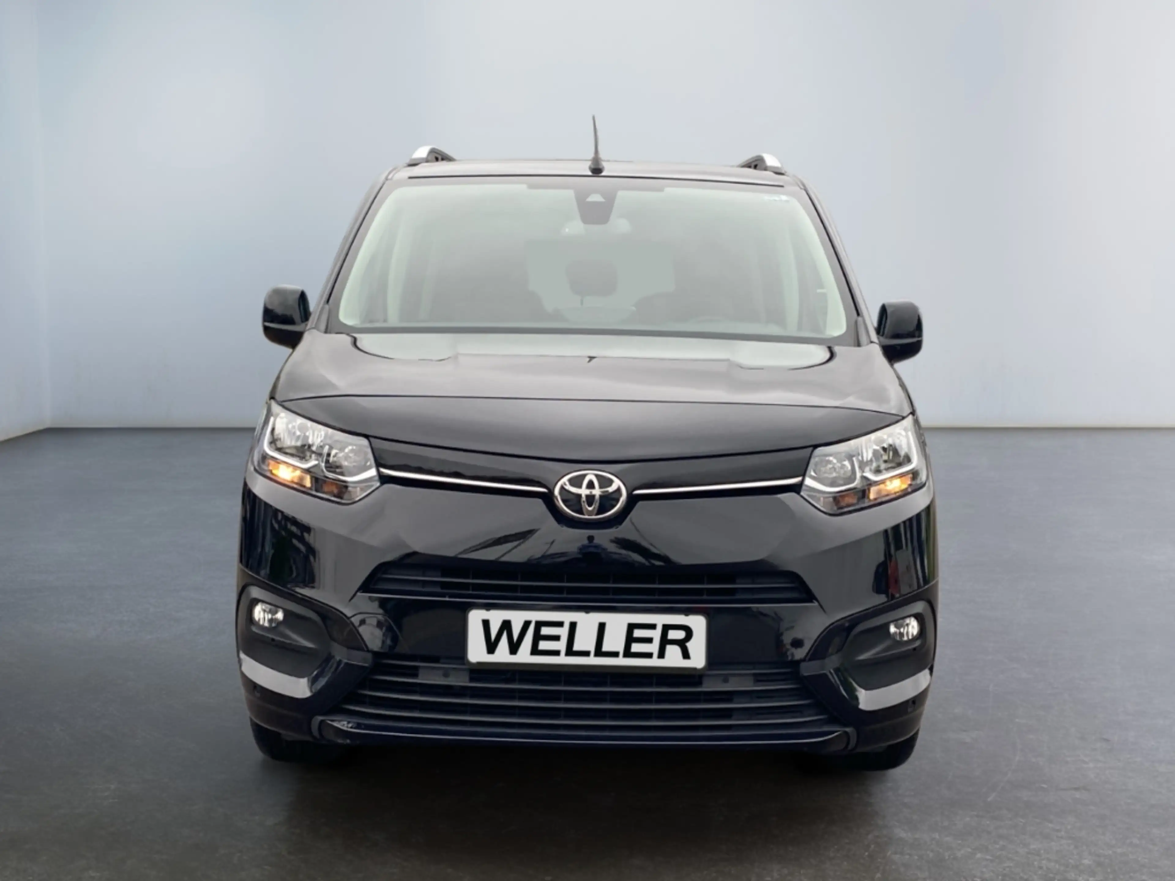 Toyota Proace City Verso 1.2T L1 Team D *ACC*Navi*RCam* — photo 2