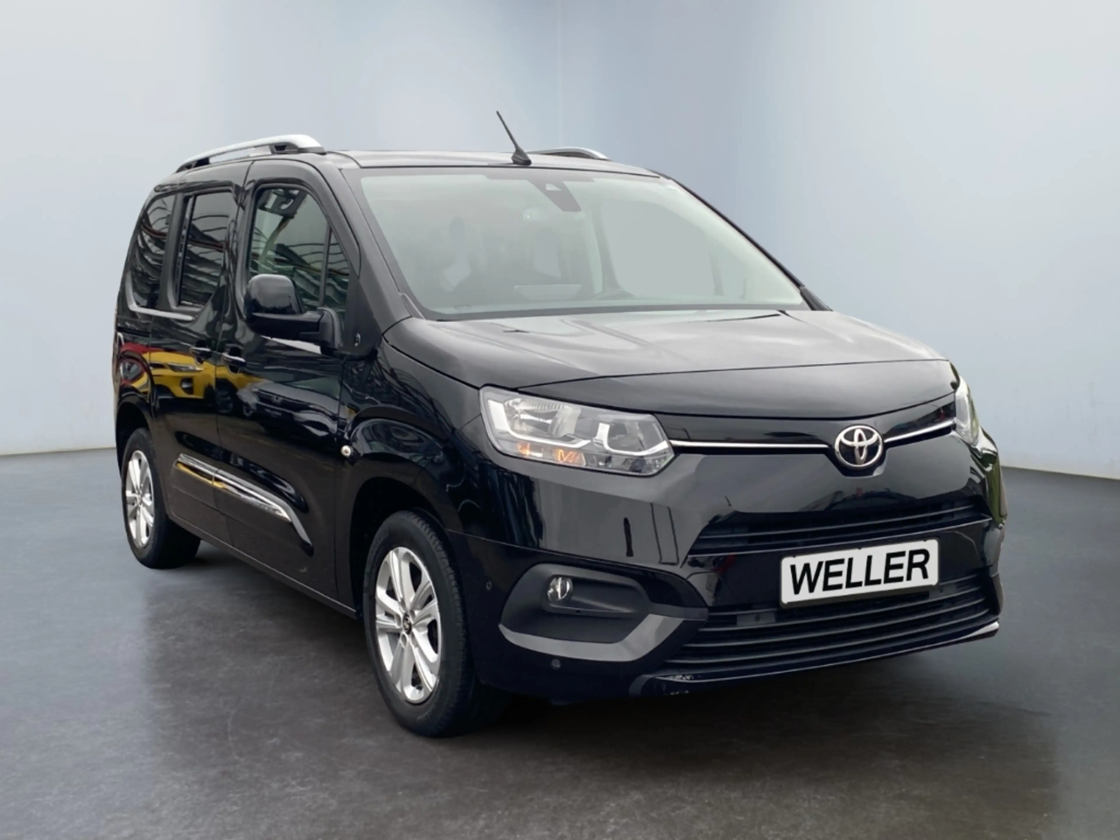 Toyota Proace City Verso 1.2T L1 Team D *ACC*Navi*RCam* — photo 3
