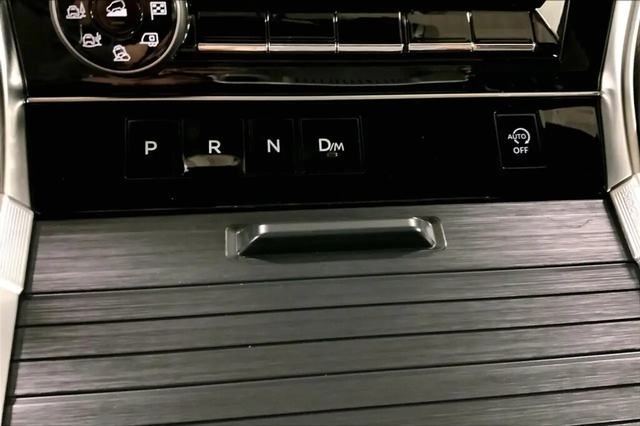 Nissan Armada снимка Nissan Armada