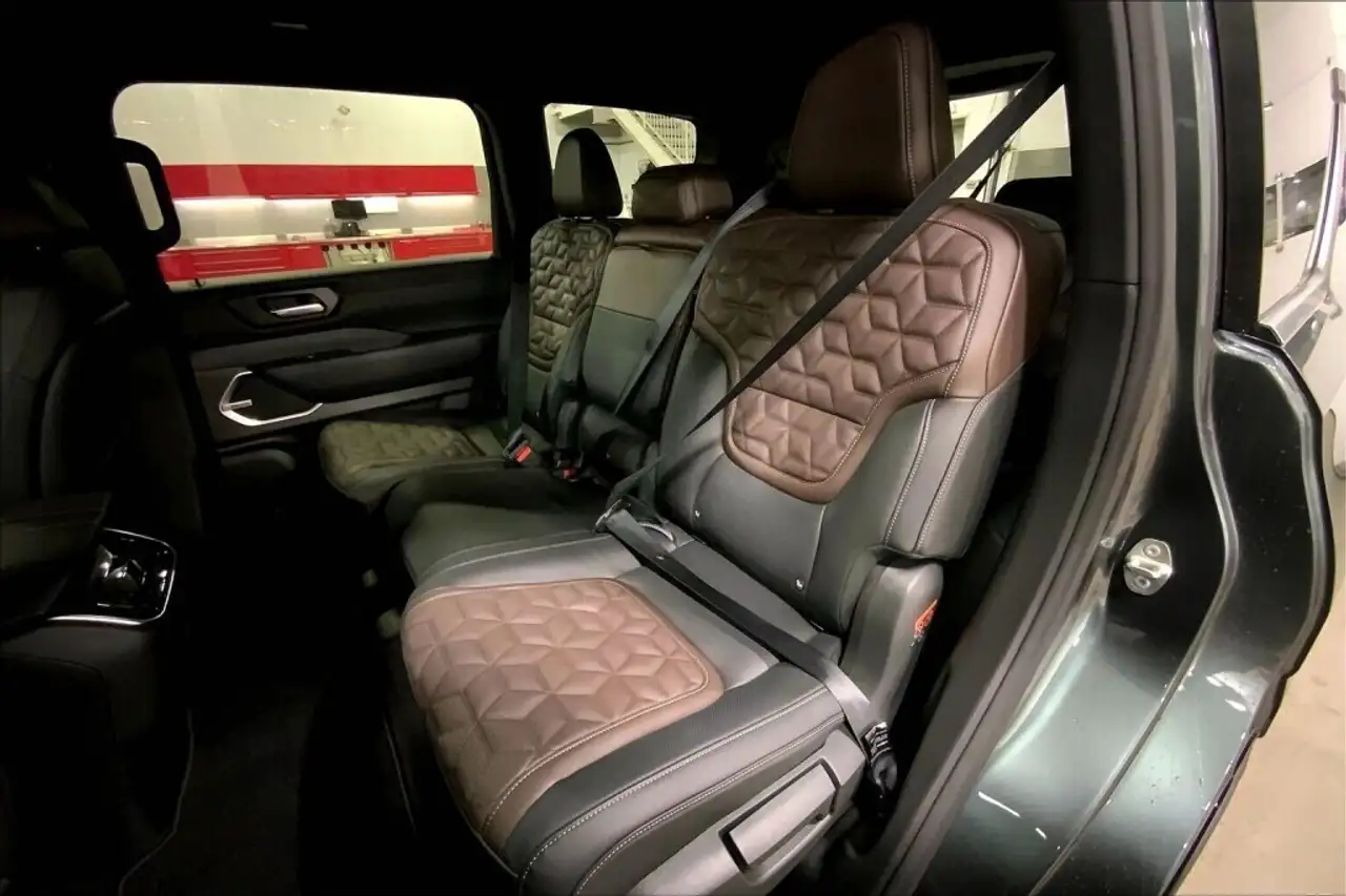 Nissan Armada снимка Nissan Armada