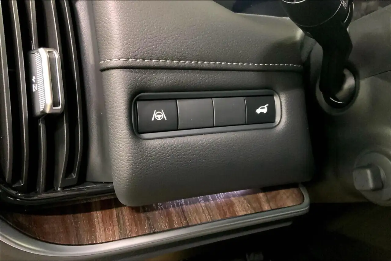 Nissan Armada снимка Nissan Armada