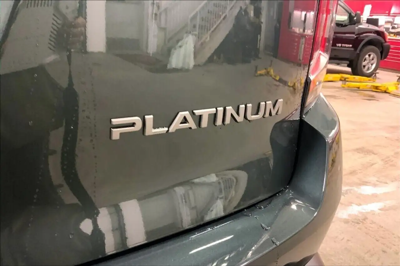 Nissan Armada снимка Nissan Armada