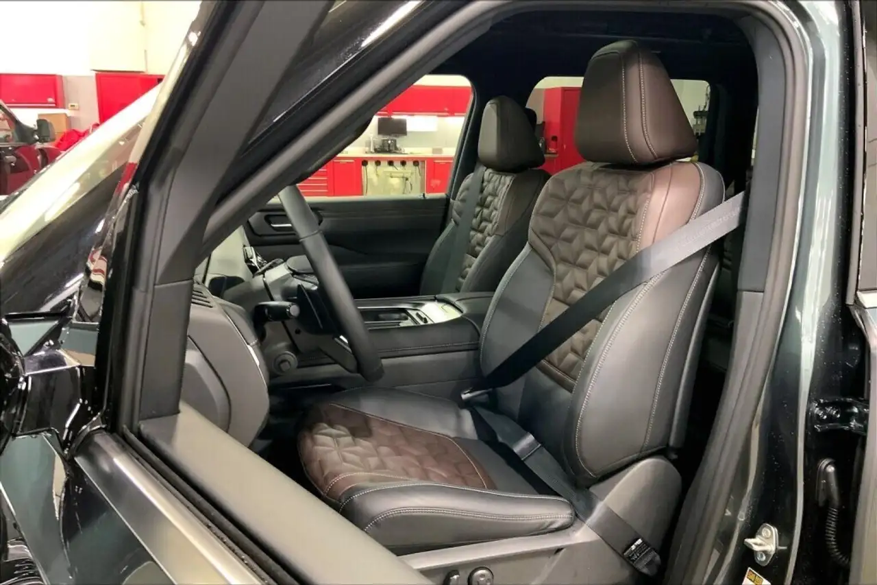 Nissan Armada снимка Nissan Armada