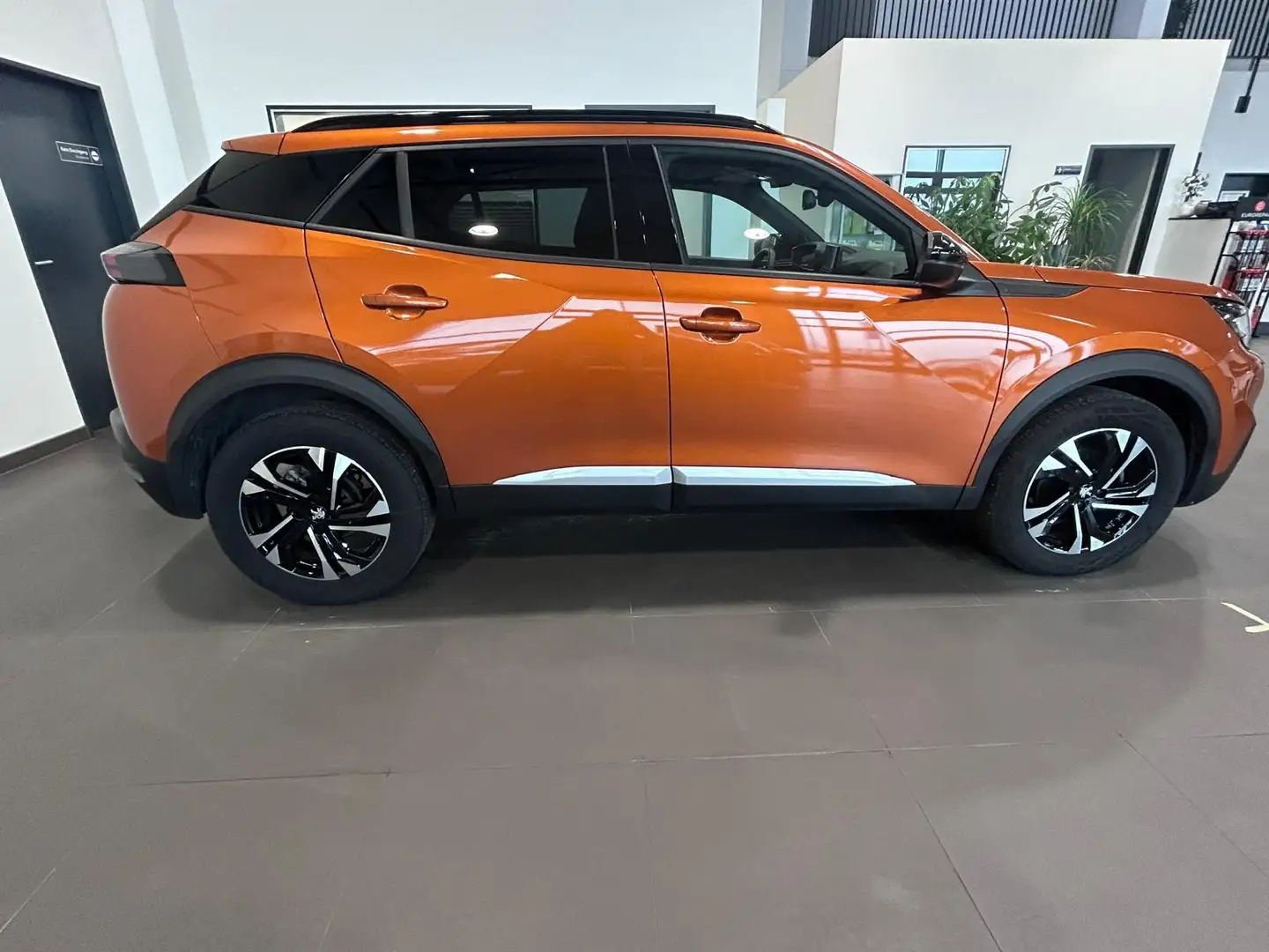 Peugeot 2008 Allure Pack Orange - 2