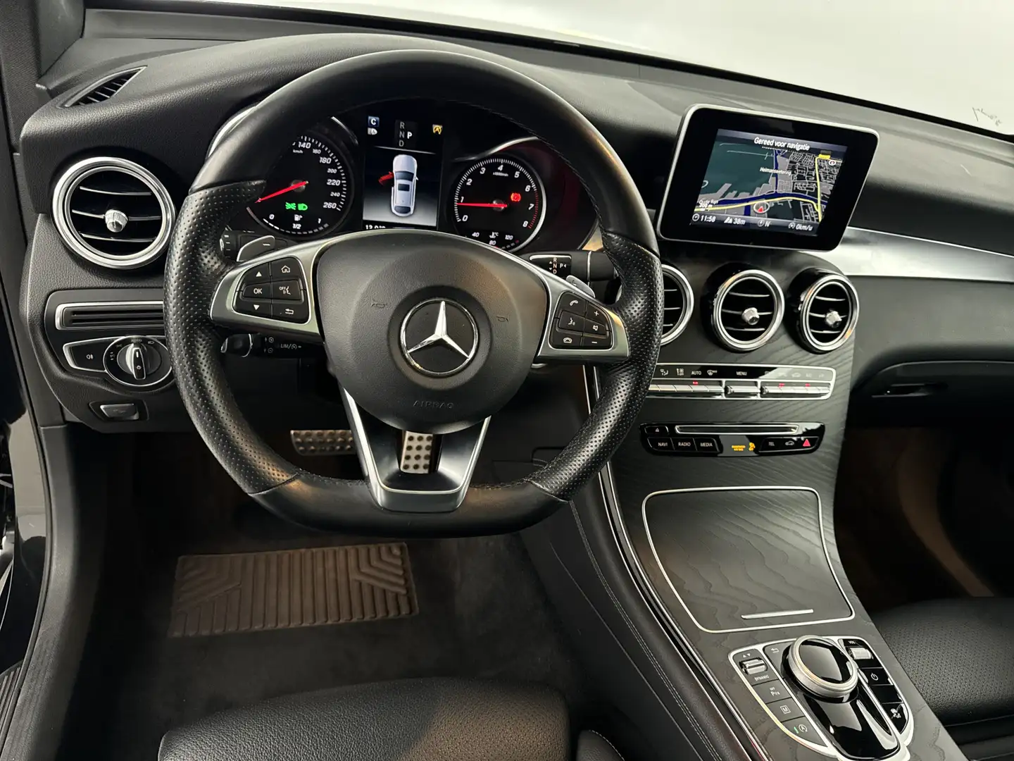 Mercedes-Benz GLC 250 Coupé 4MATIC Edition 1/AMG Styling/Schuifd/19"/LED Zwart - 2