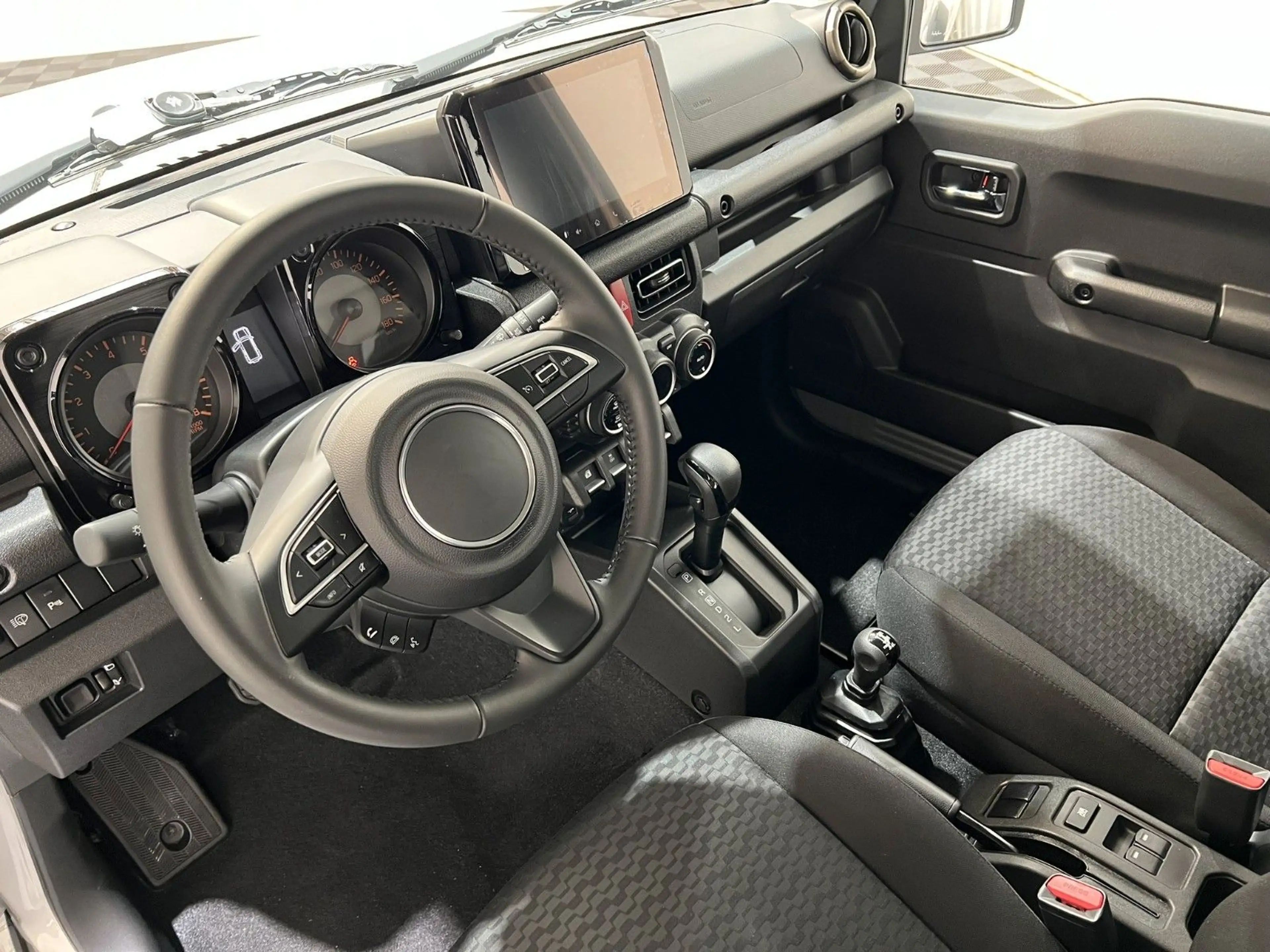Suzuki Jimny RTR Jimmy - 4/5 Türer / Offroad Edition — photo 17