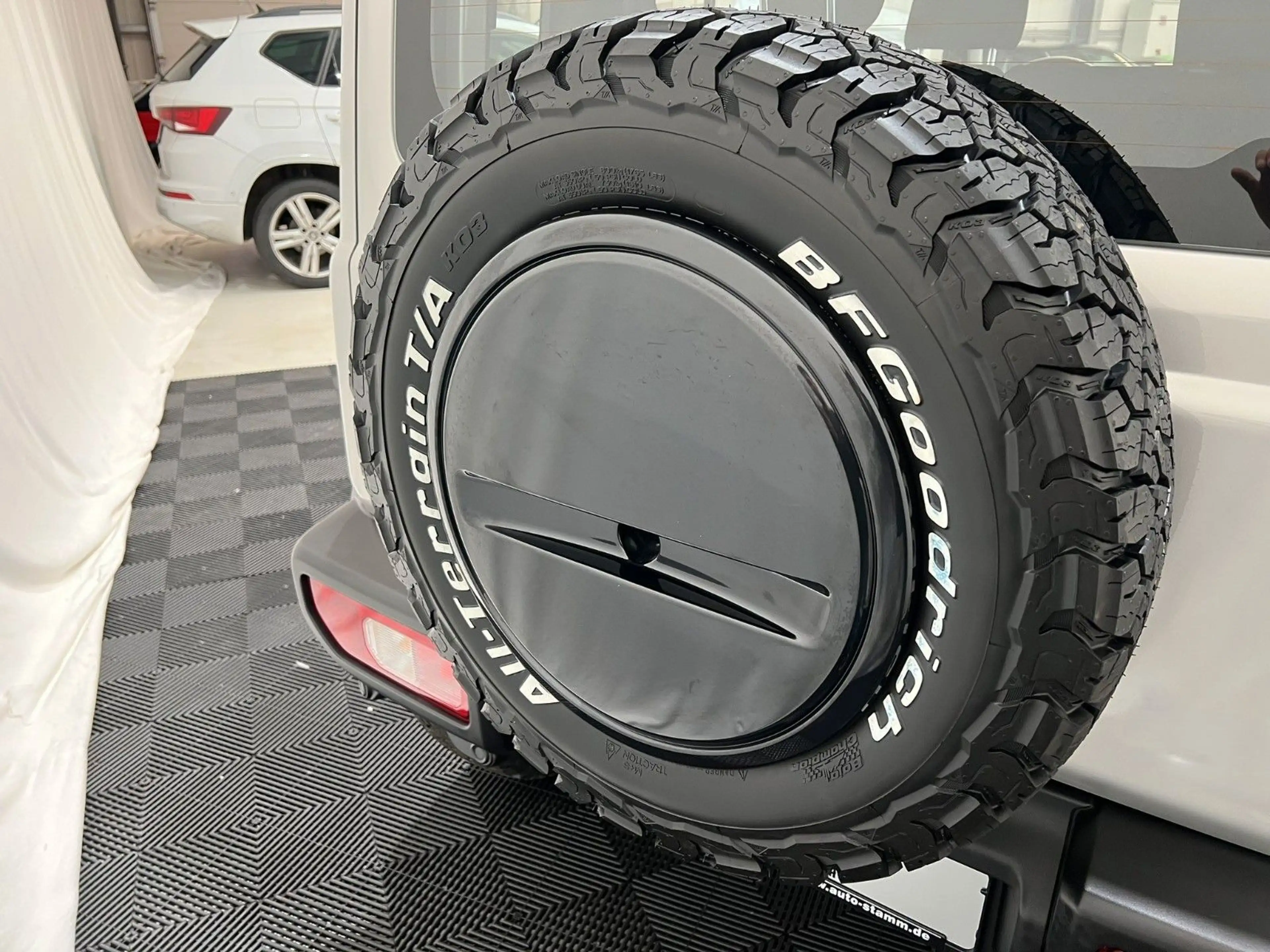 Suzuki Jimny RTR Jimmy - 4/5 Türer / Offroad Edition — photo 11
