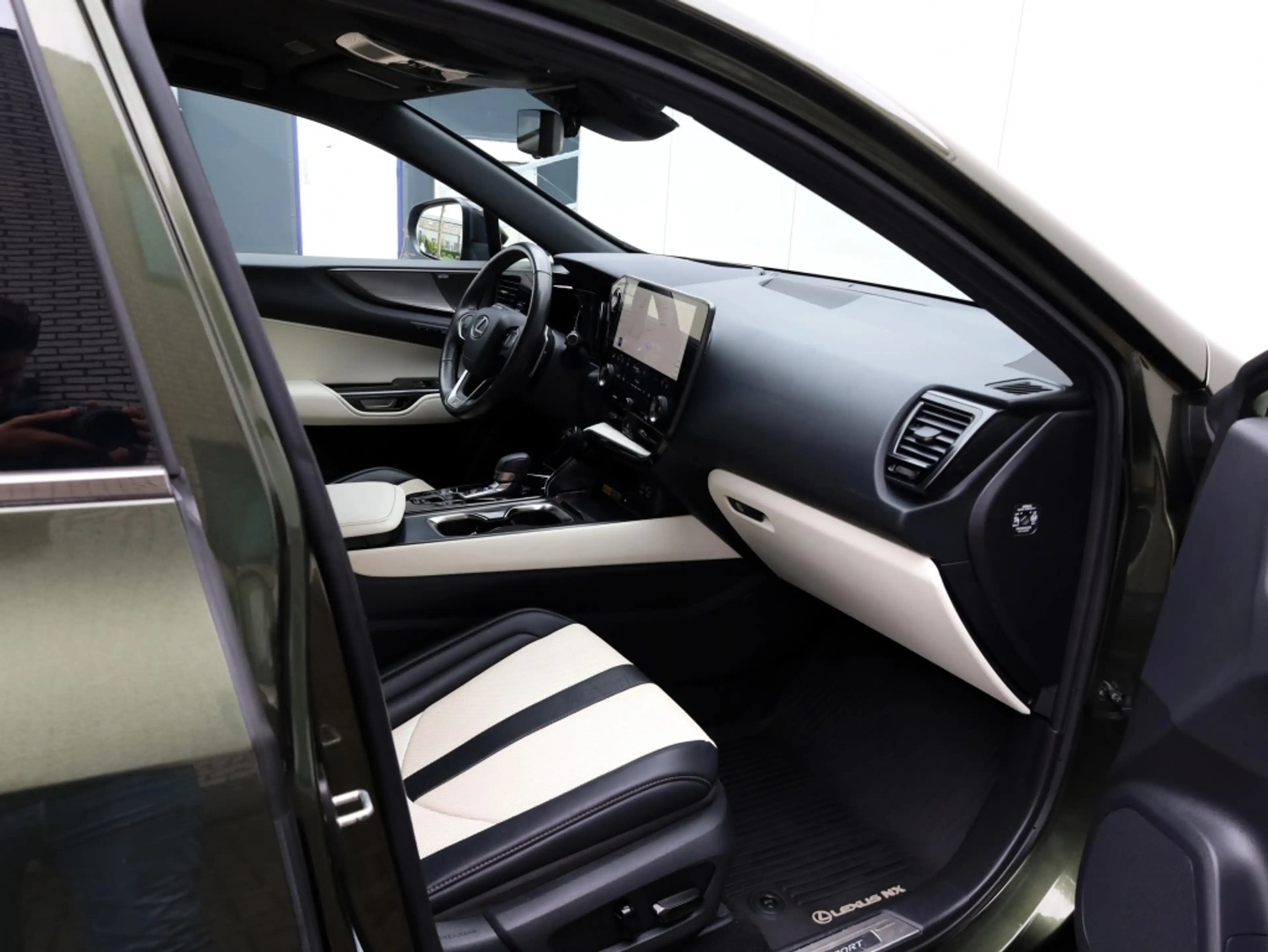 Lexus NX 350h AWD F Sport Line | Mark Levinson | 360 Camera | Tr — photo 11