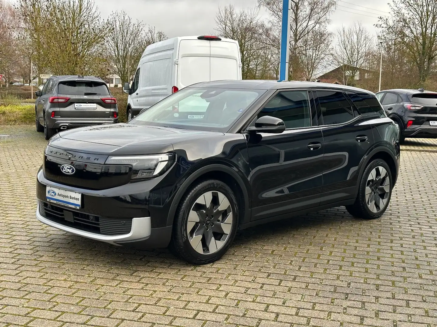 Ford Explorer Premium Extended Range LED-Matrix Black - 1