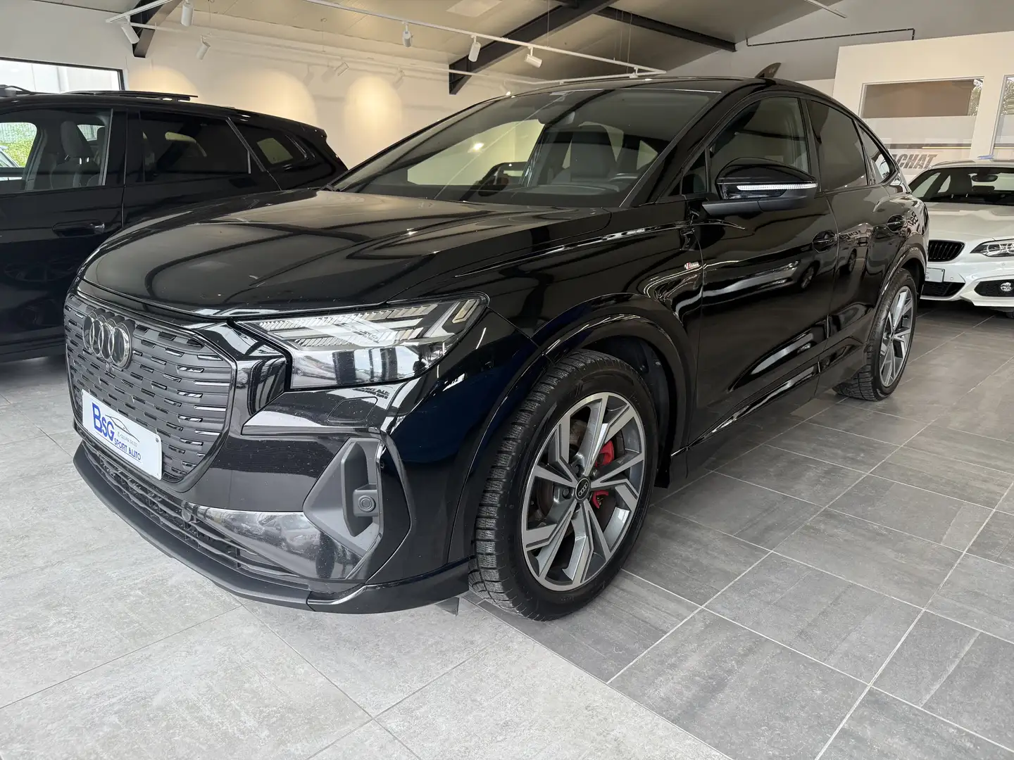 Audi Q4 e-tron 82 kWh 50 Quattro S line//sieges RS///1er proprio Nero - 1