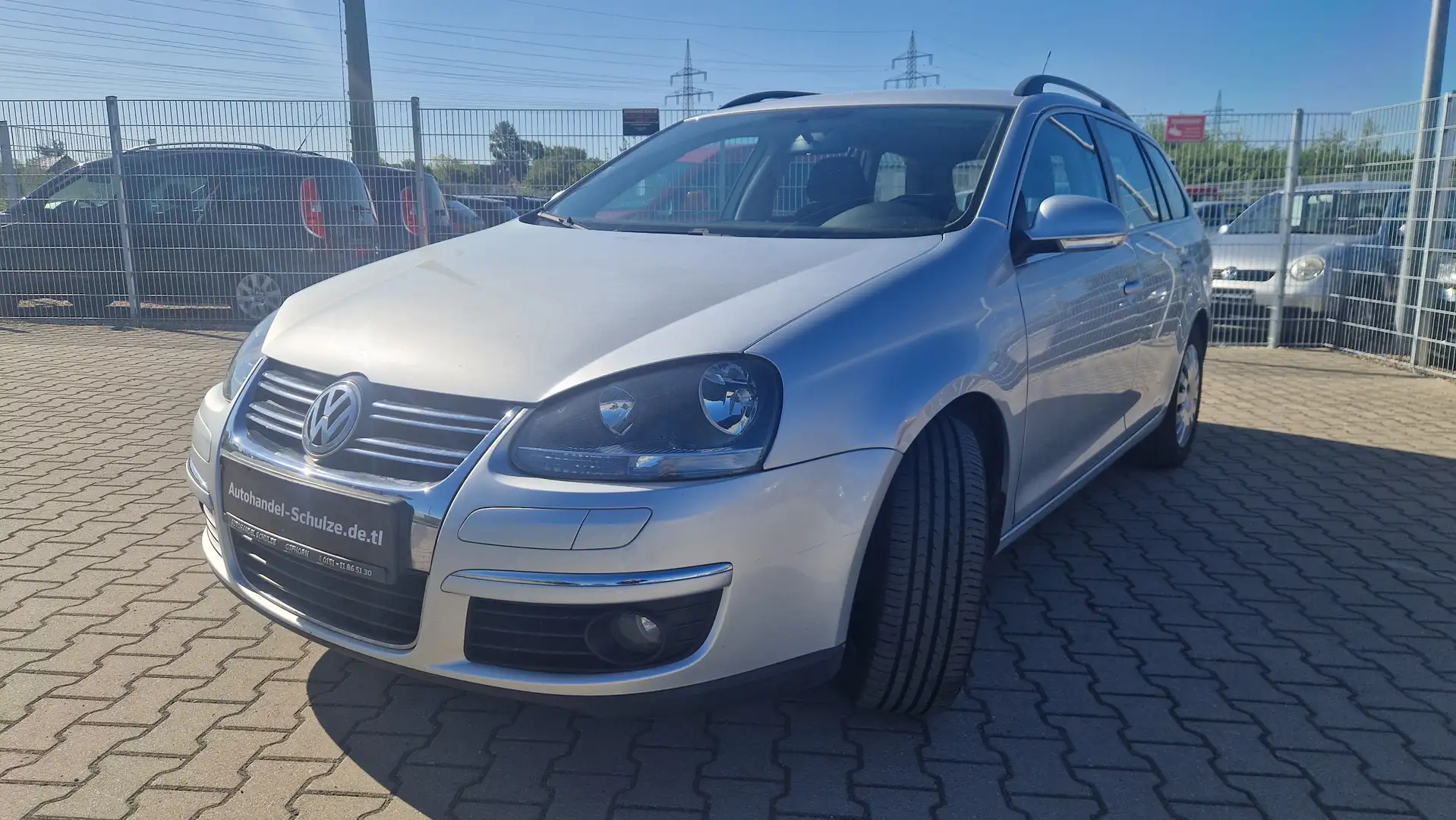 Volkswagen Golf Variant 1.6 2.HAND TÜV&INSPEKTION NEU Stříbrná - 2