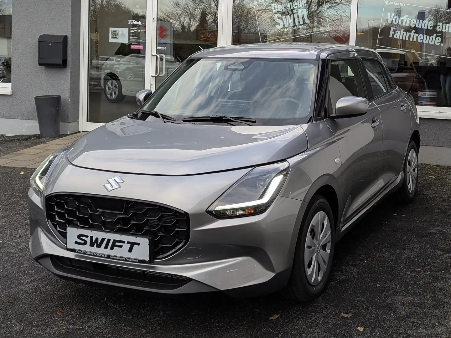 Suzuki Swift 1.2 Hybrid Club inkl. Anschlußgarantie 3+2 Silber - 2