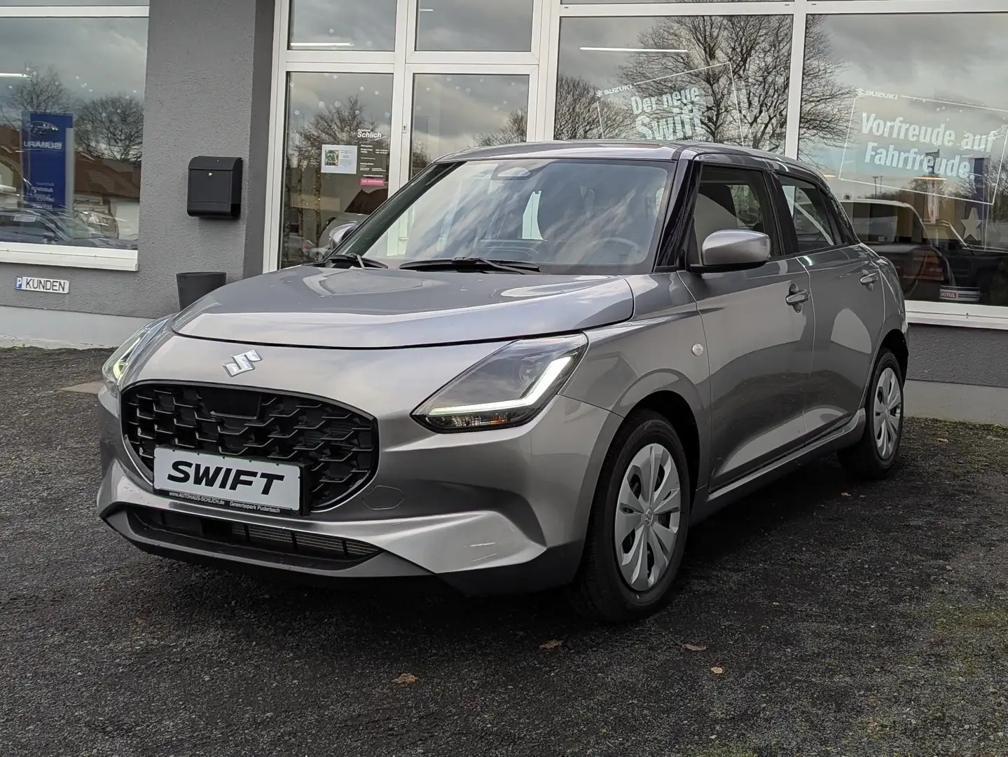 Suzuki Swift 1.2 Hybrid Club inkl. Anschlußgarantie 3+2 Silber - 1