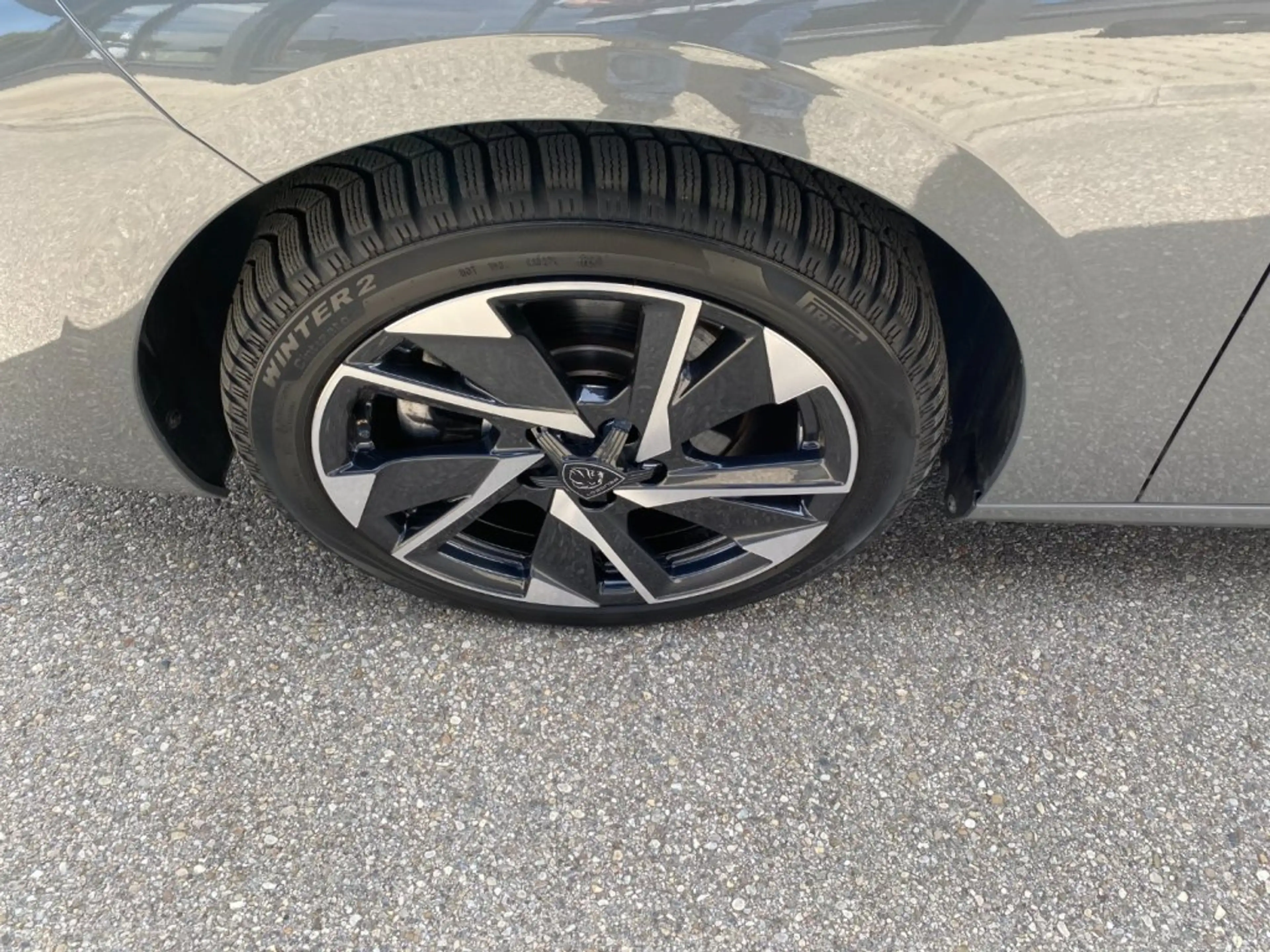 Peugeot 308 SW ALLURE Hybrid 145 e-DCS6 — photo 7