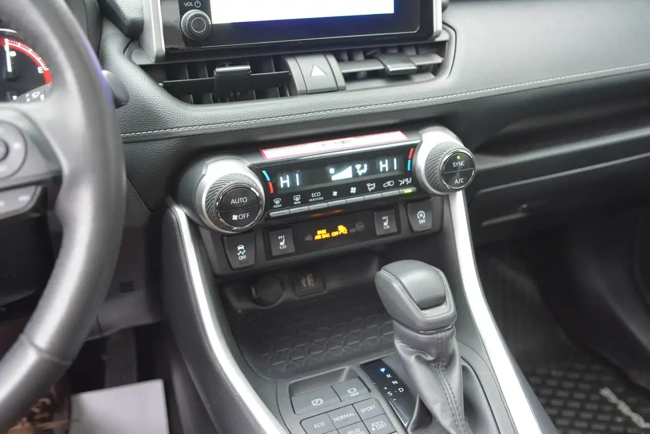 Toyota RAV 4 снимка Toyota RAV 4
