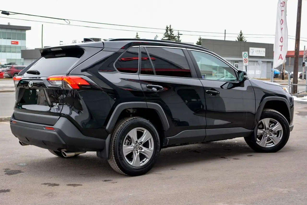 Toyota RAV 4 снимка Toyota RAV 4