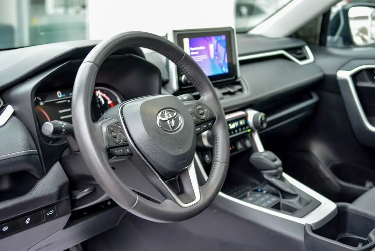 Toyota RAV 4 снимка Toyota RAV 4