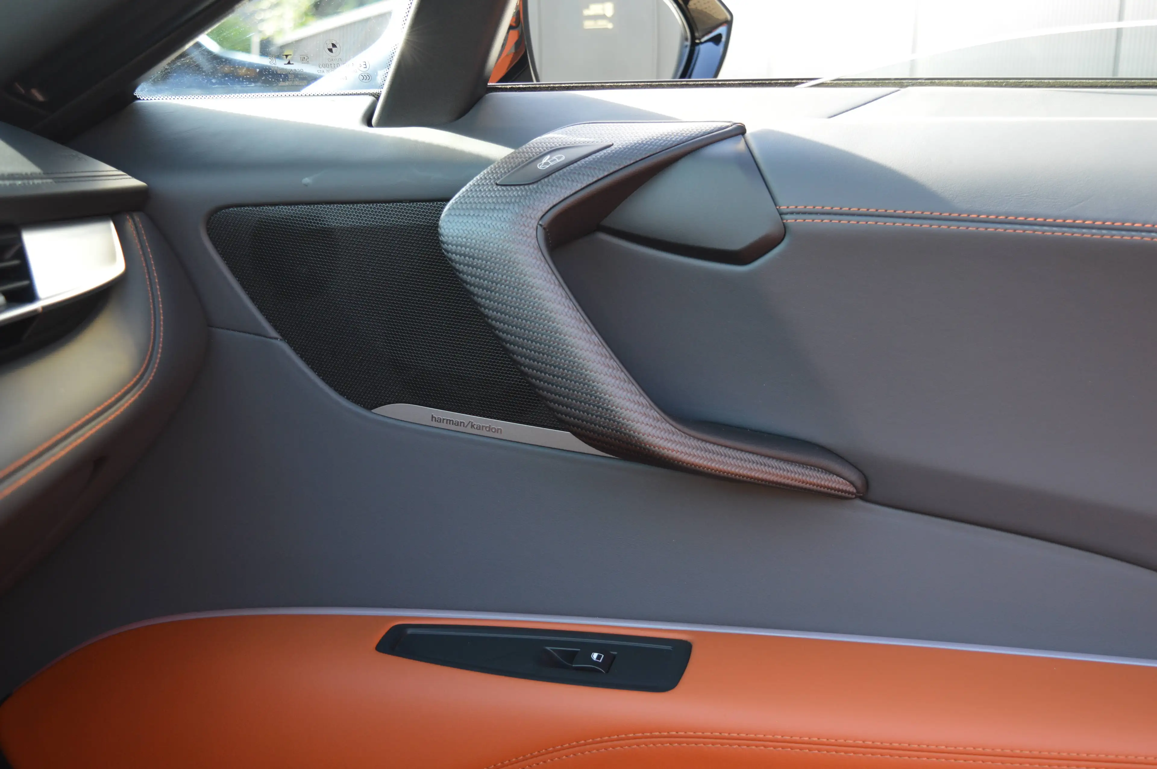 BMW i8 Roadster - 4.500 km - NEW - 1 HAND — photo 14
