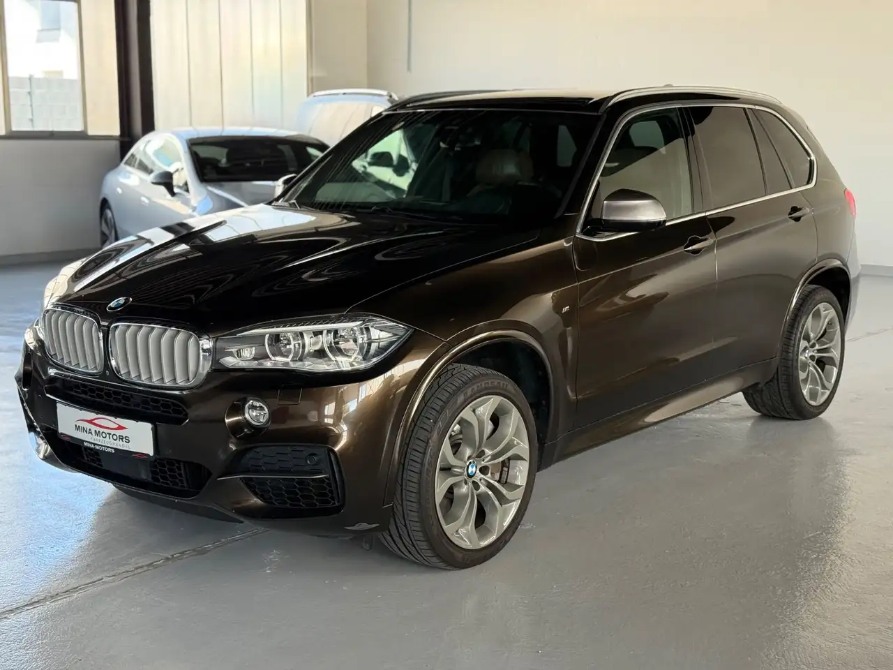 BMW X5 M50 d B&O Individual Leder LED — photo 1 of 25