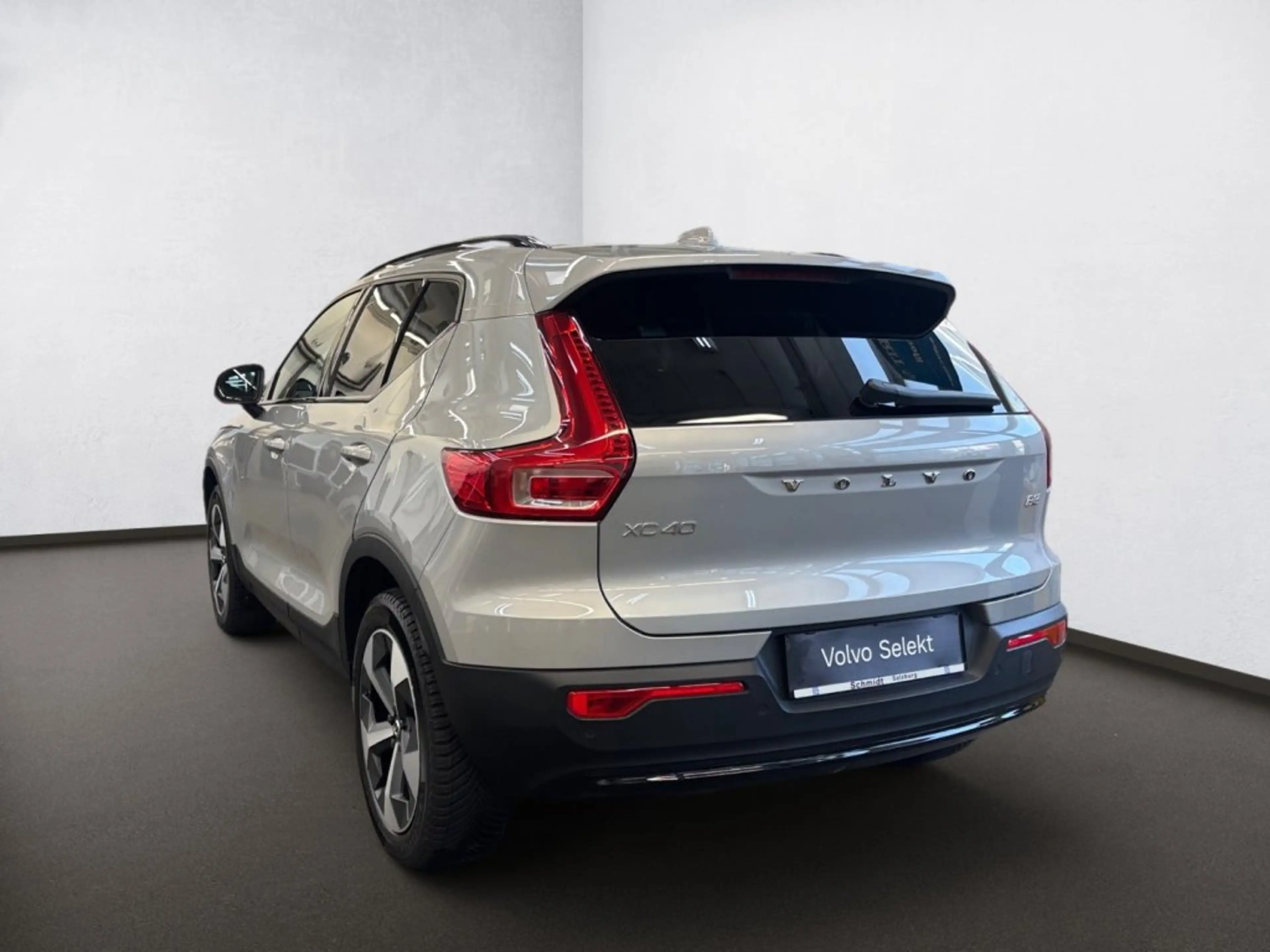 Volvo XC40 B3 Plus Dark Aut. — photo 2