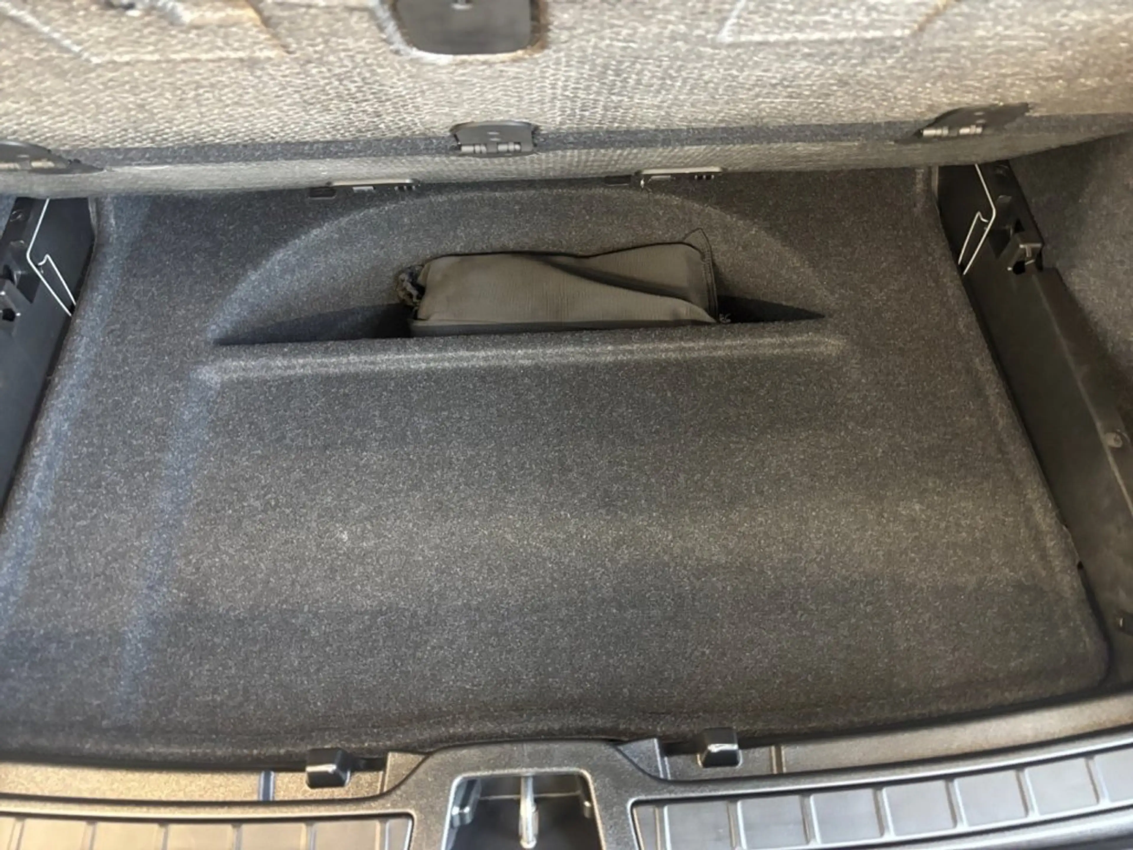 Volvo XC40 B3 Plus Dark Aut. — photo 15
