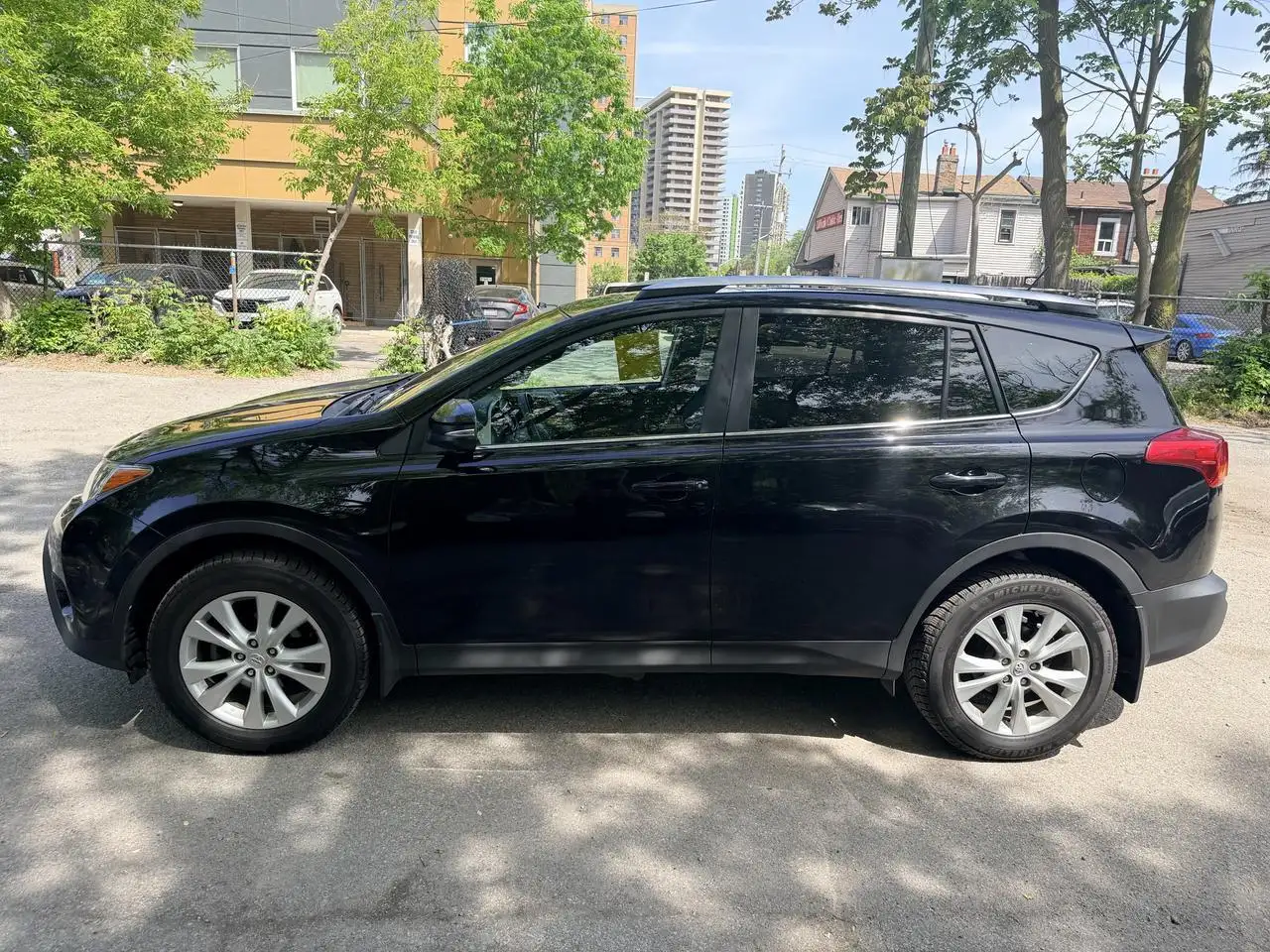 Toyota RAV 4 photo Toyota RAV 4
