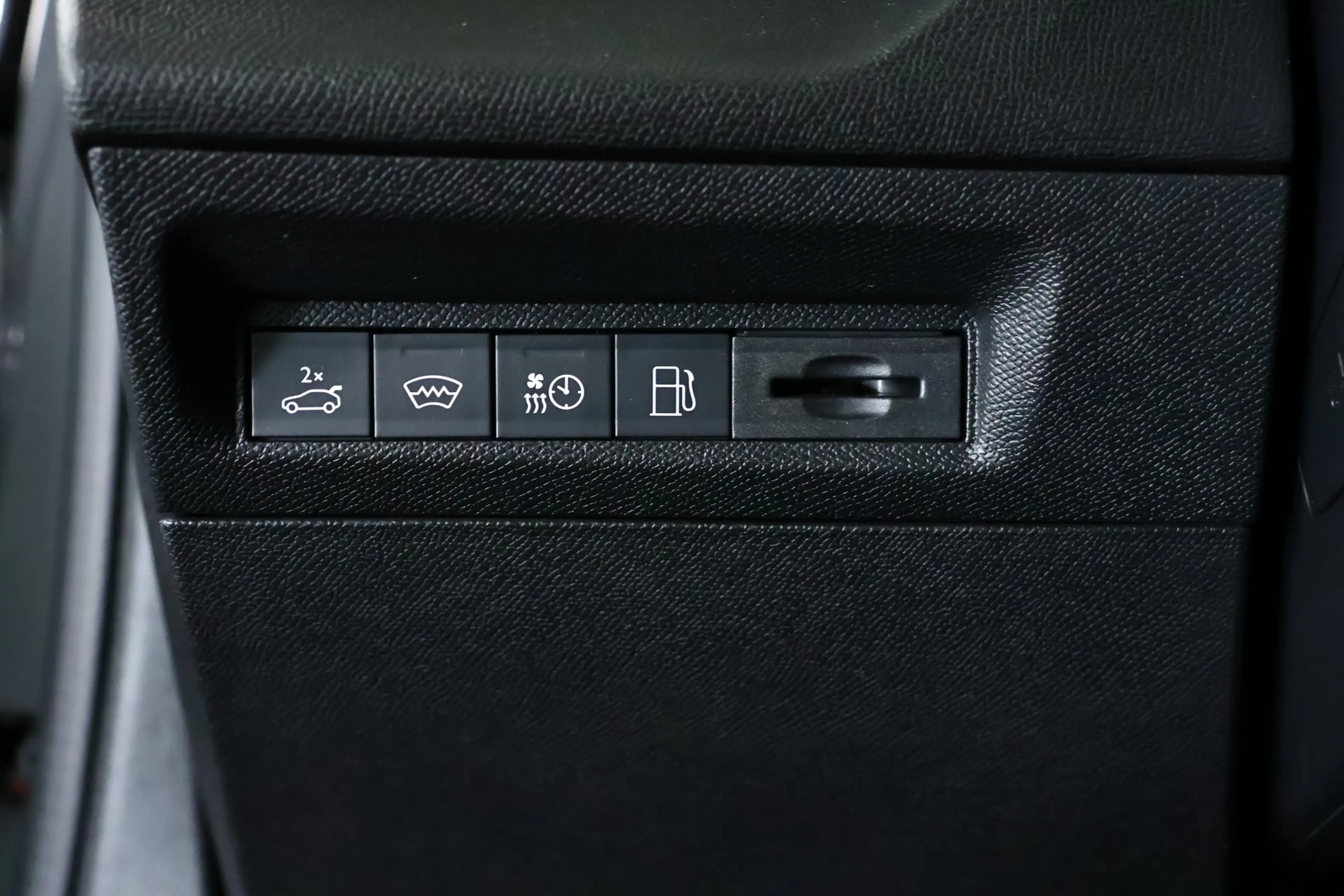 Peugeot 308 SW 1.6 Plug-in Hybrid 180 GT Navi / Carplay /. LED — photo 18