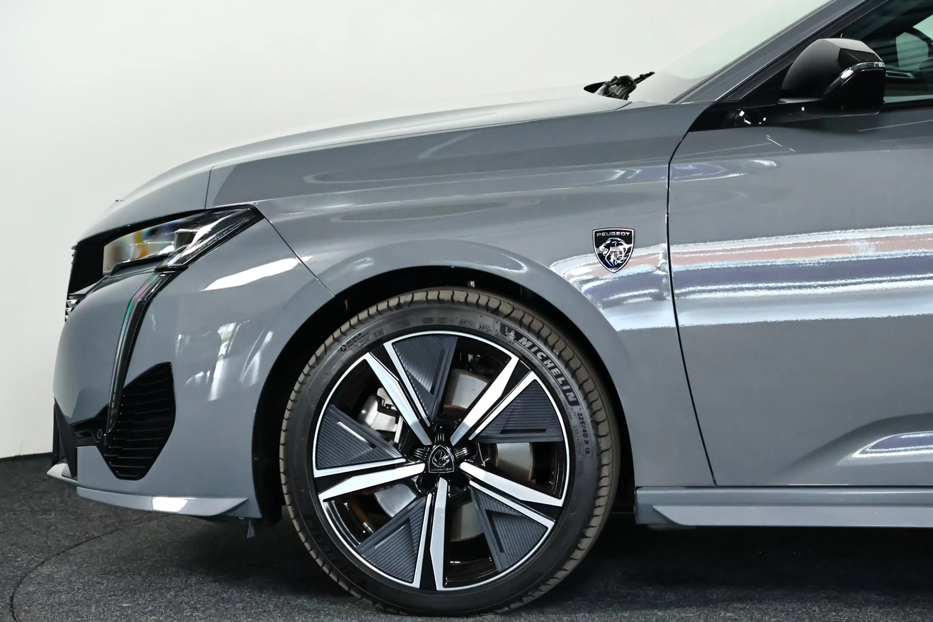 Peugeot 308 SW 1.6 Plug-in Hybrid 180 GT Navi / Carplay /. LED — photo 33