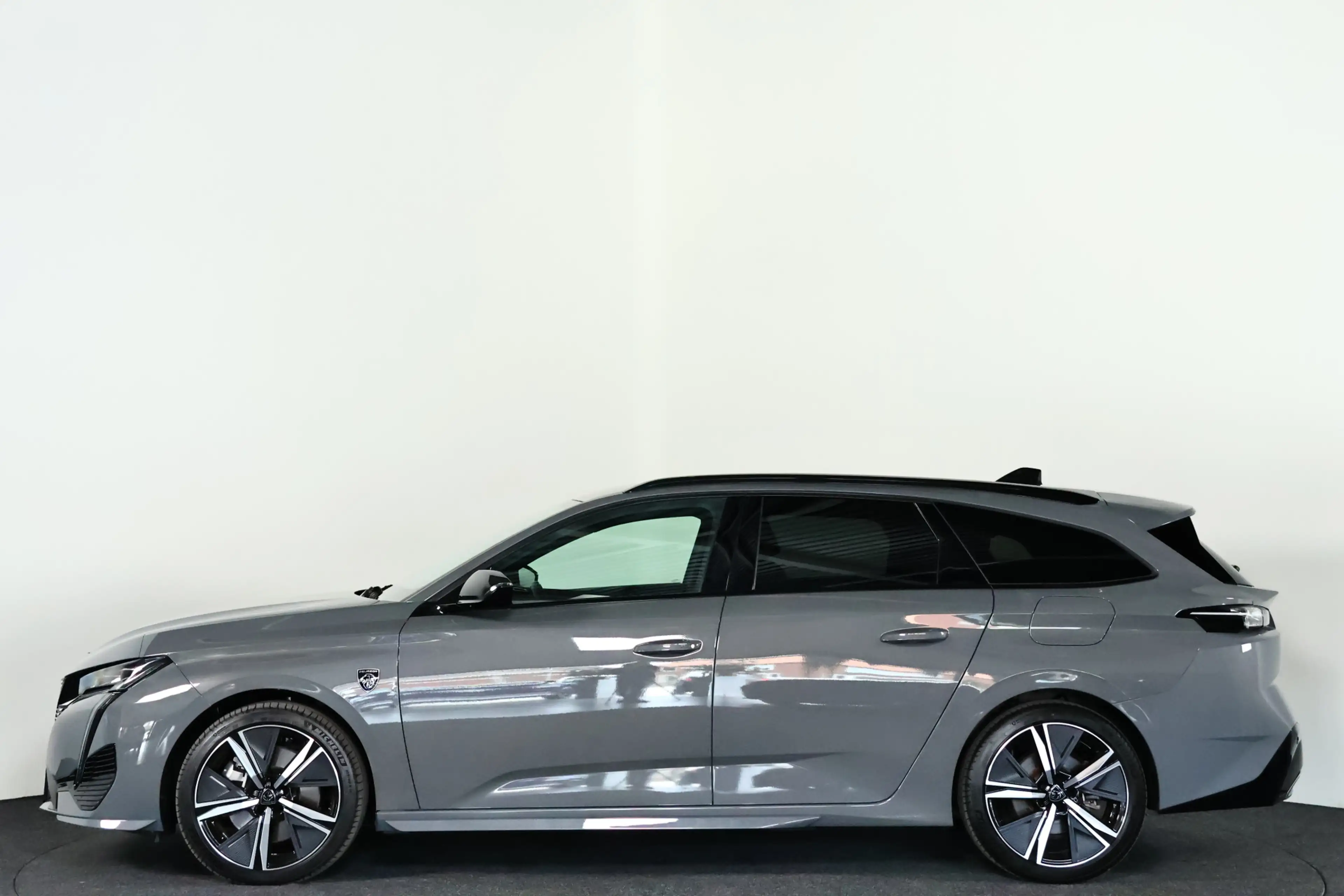 Peugeot 308 SW 1.6 Plug-in Hybrid 180 GT Navi / Carplay /. LED — photo 34