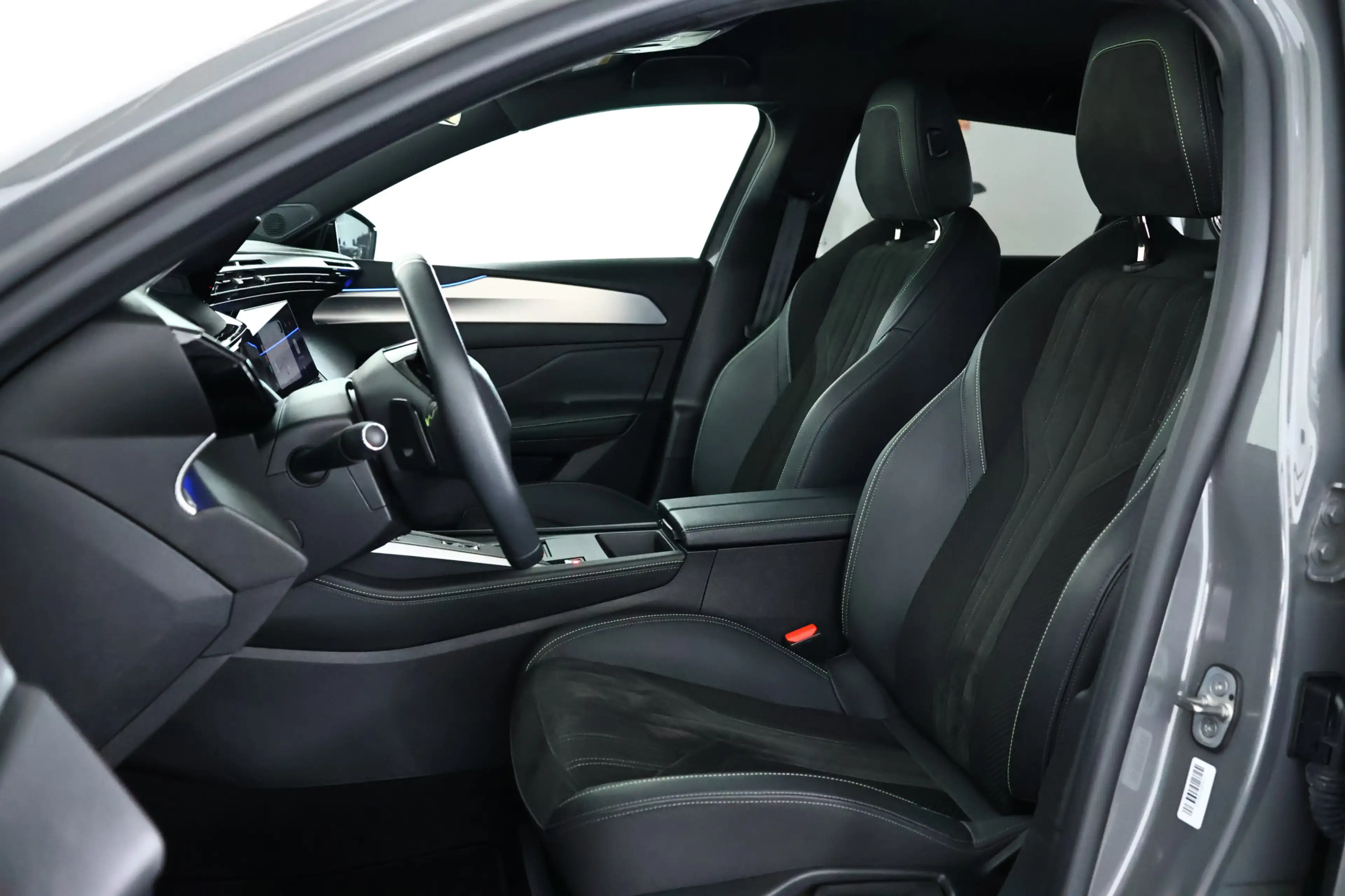 Peugeot 308 SW 1.6 Plug-in Hybrid 180 GT Navi / Carplay /. LED — photo 3
