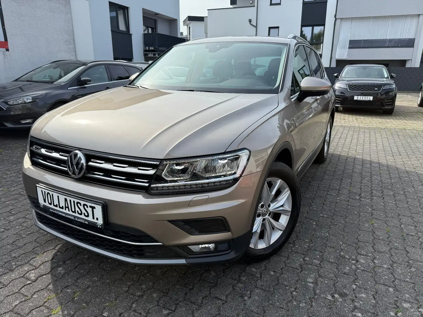 Volkswagen Tiguan TIGUAN 2.0 TSI DSG BMT 4MOTION HIGHLINE 4xKAMERA Beige - 2