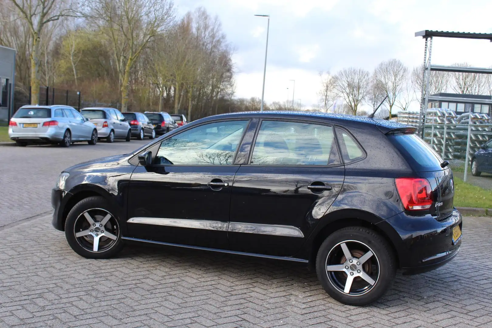 Volkswagen Polo 1.2-12V Comfortline 5drs airco multimedia navi cru Noir - 2