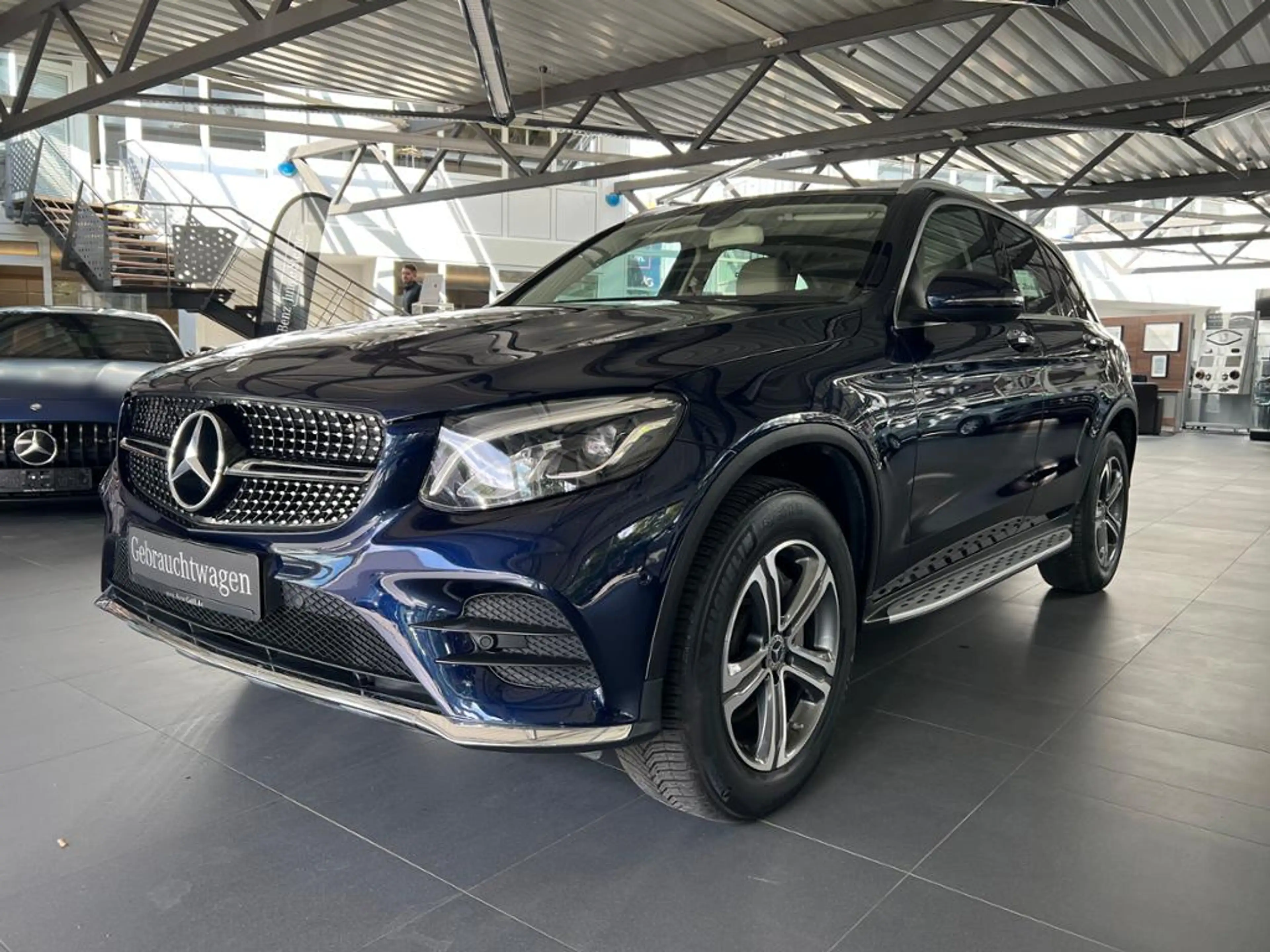 Mercedes-Benz GLC 300 4MATIC MBUX+Burm+Pano+SHD+Xenon+Cam.+AUT — photo 2