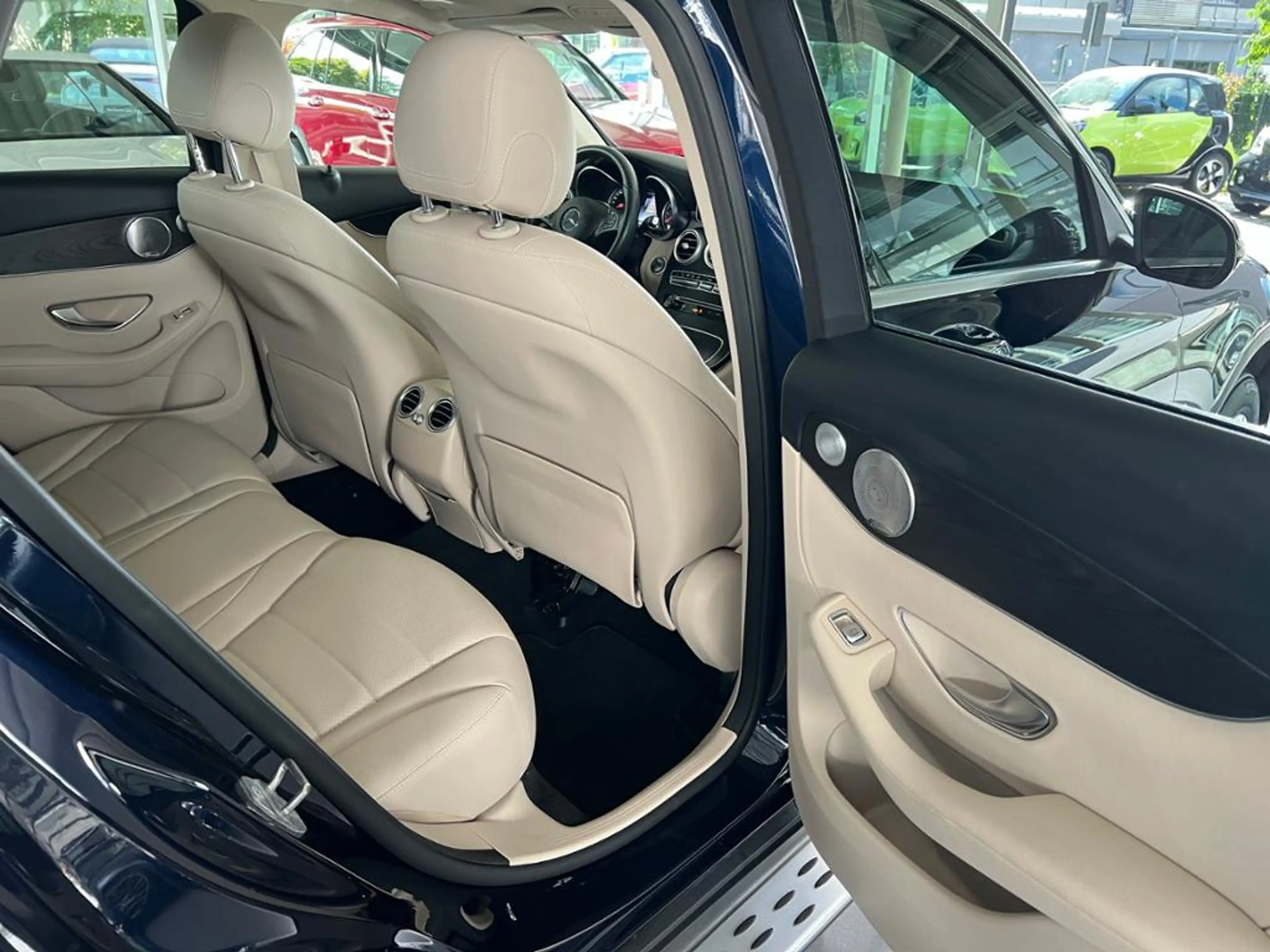 Mercedes-Benz GLC 300 4MATIC MBUX+Burm+Pano+SHD+Xenon+Cam.+AUT — photo 11