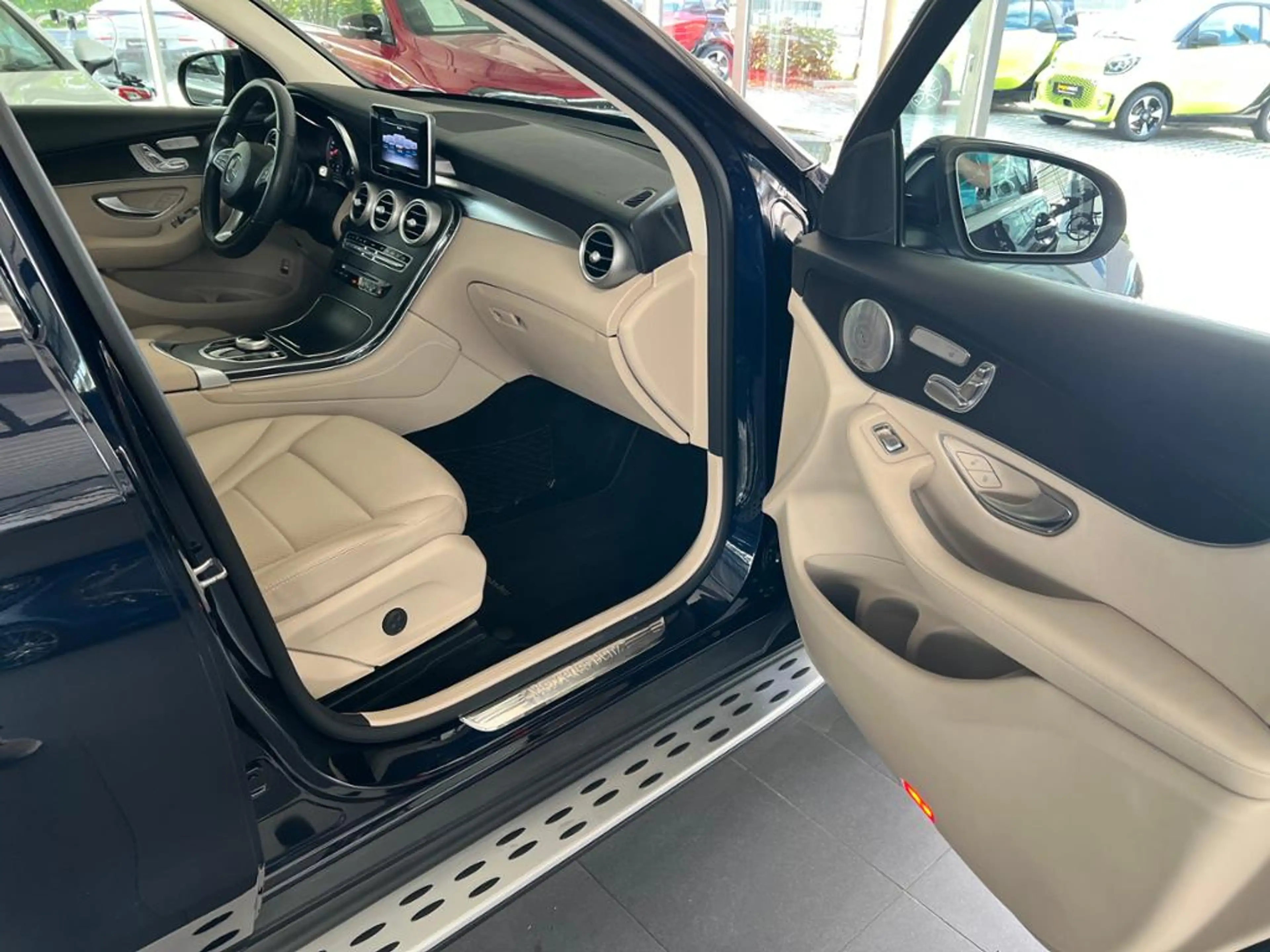 Mercedes-Benz GLC 300 4MATIC MBUX+Burm+Pano+SHD+Xenon+Cam.+AUT — photo 10