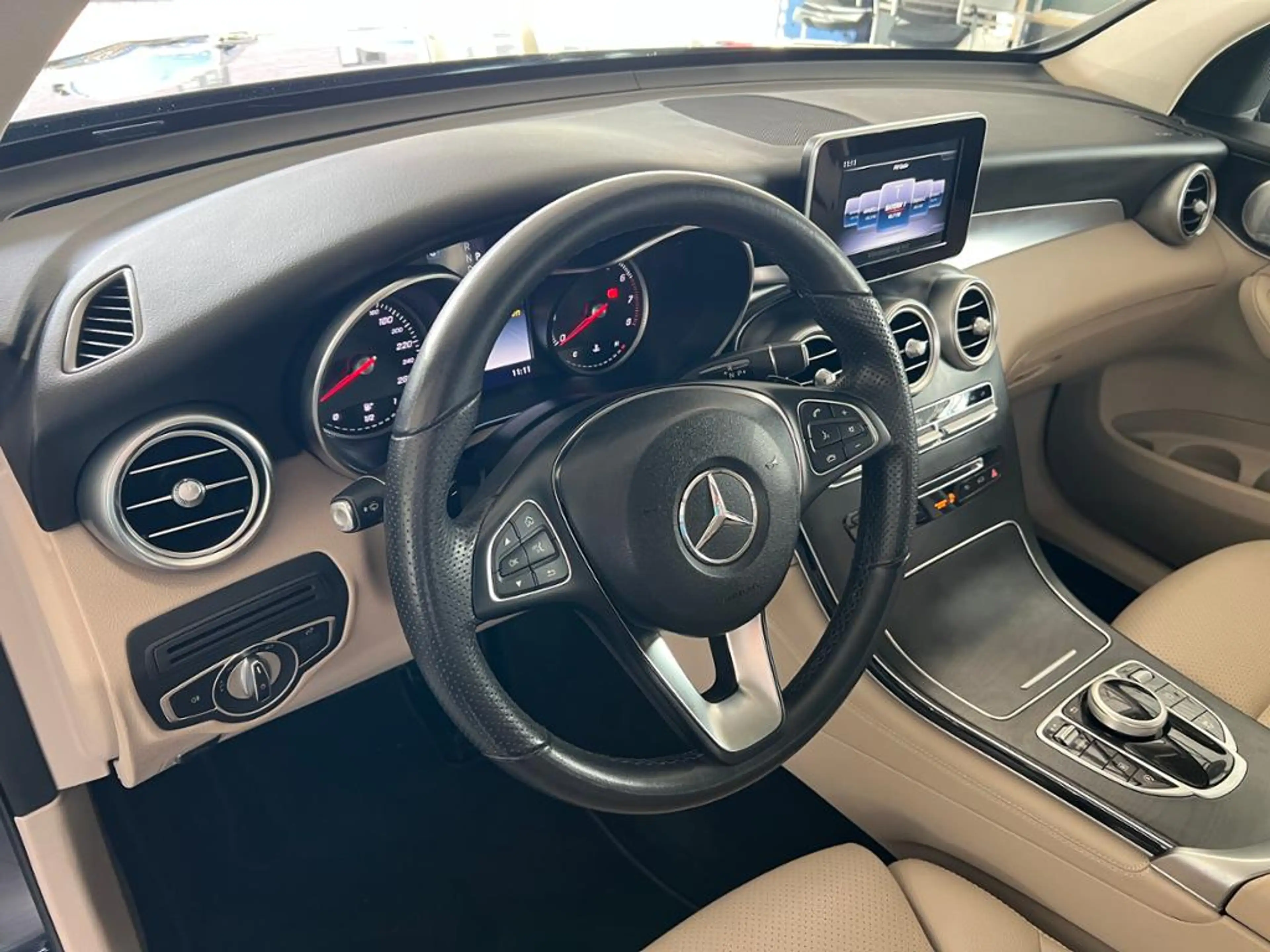 Mercedes-Benz GLC 300 4MATIC MBUX+Burm+Pano+SHD+Xenon+Cam.+AUT — photo 14