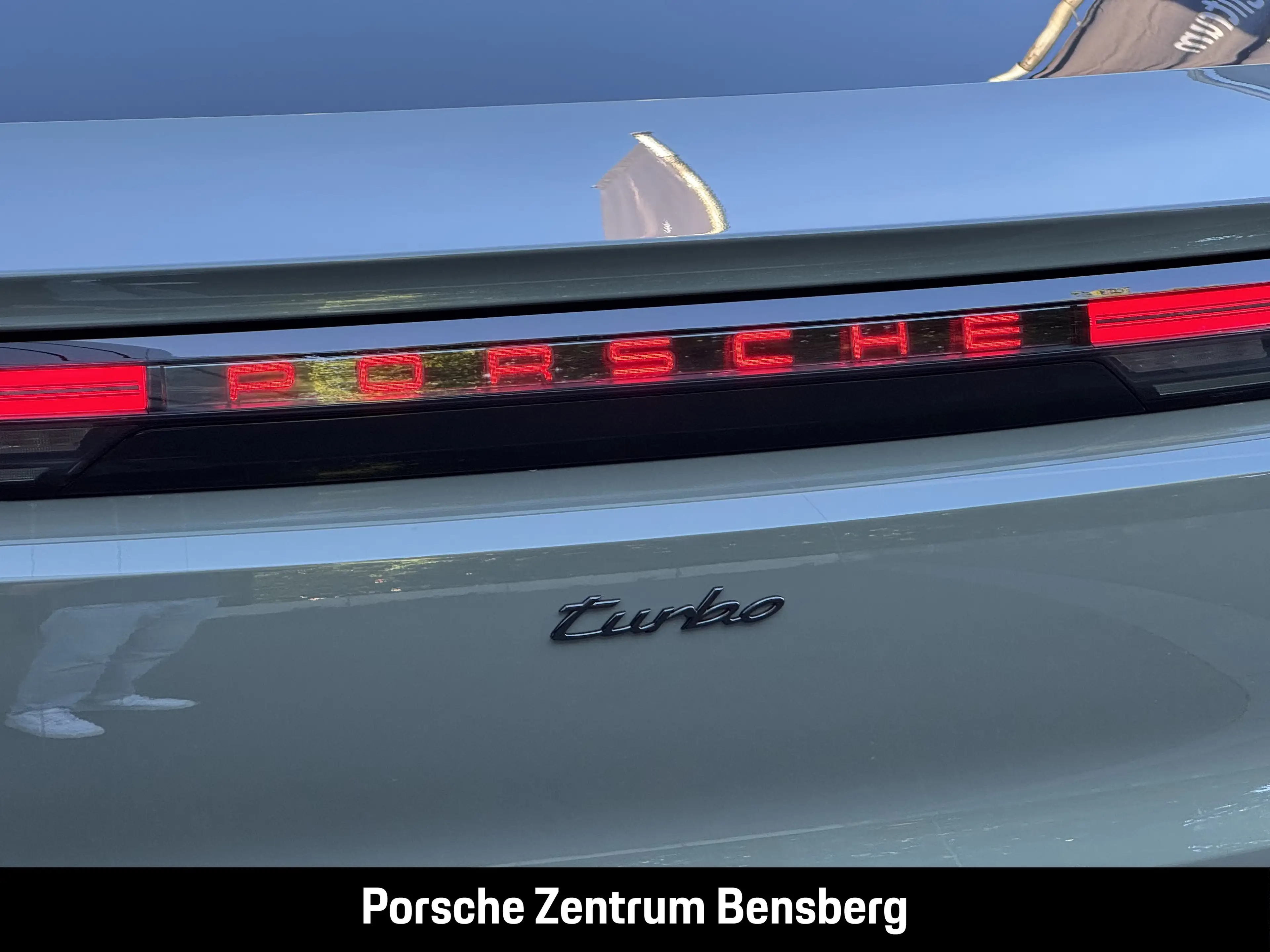 Porsche Cayenne Turbo Coupé Electric — photo 14