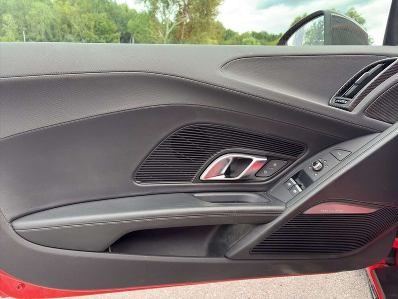 Audi R8 Coupé plus 5,2 FSI quattro S-tronic Bi-Turbo — photo 13