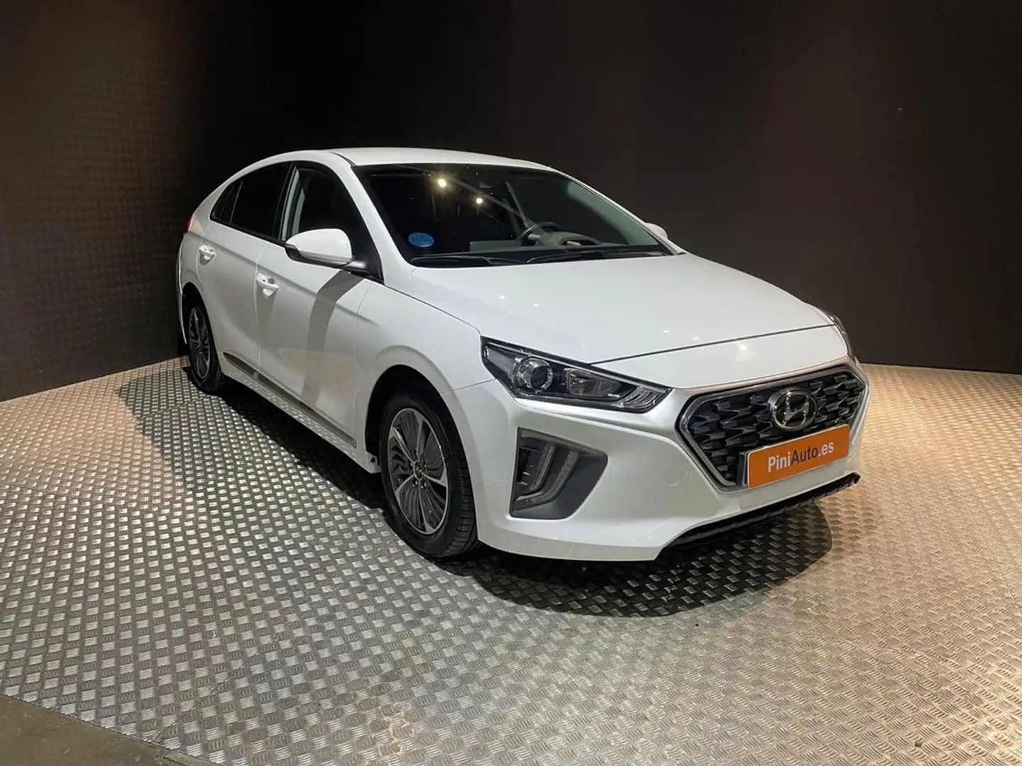 Hyundai IONIQ 1.6 GDI PHEV Klass DCT Blanc - 2