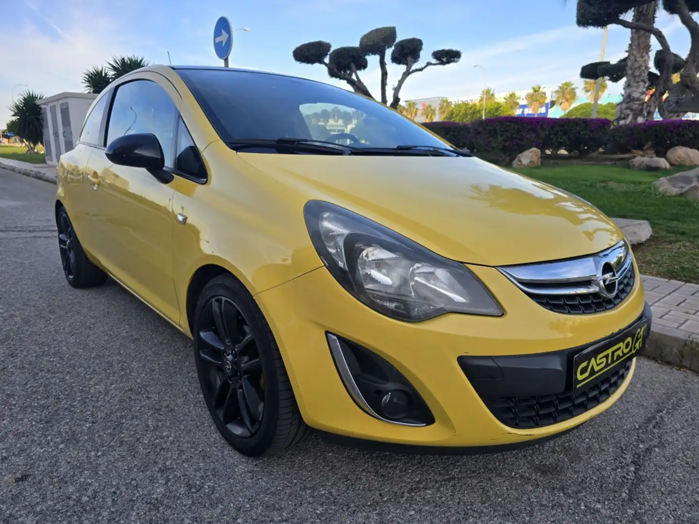 Opel Corsa 1.3 ecoFlex Selective 95 Jaune - 1