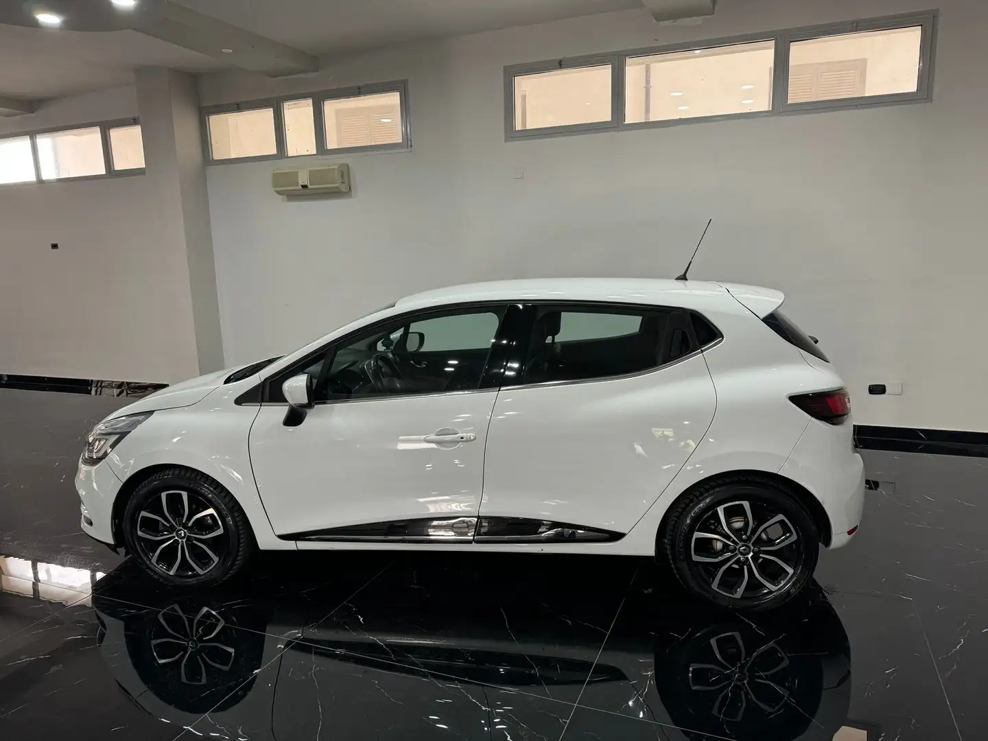 Renault Clio Clio IV 2017 1.5 dci energy Intens 90cv Bianco - 2