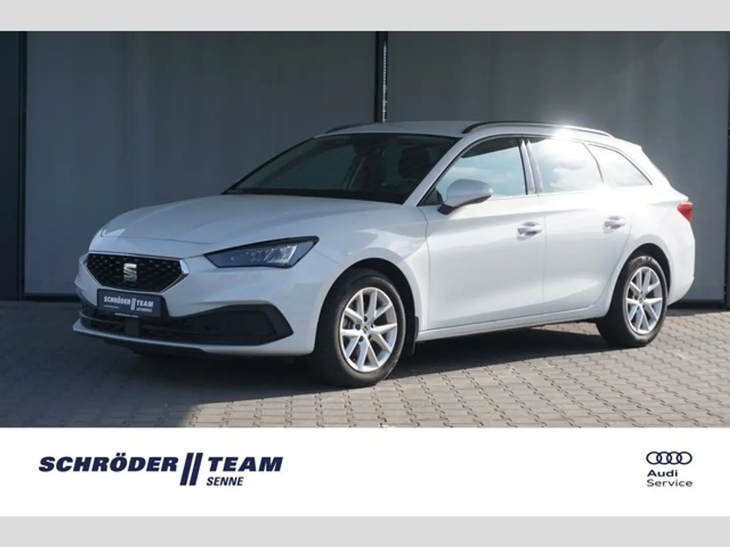 SEAT Leon Sportstourer 1.0 eTSI DSG Style FullLink AHK Weiß - 1