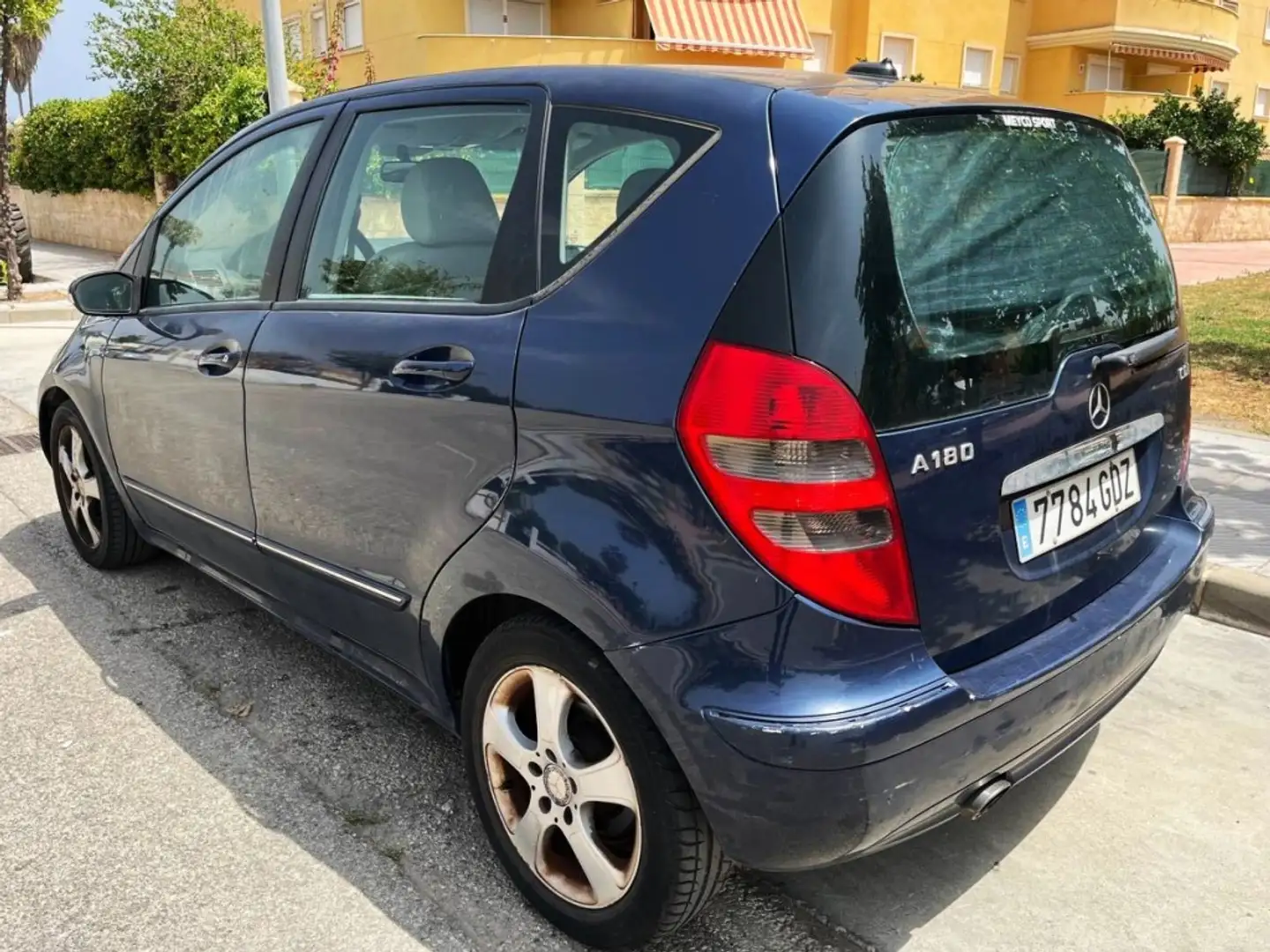 Mercedes-Benz MERCEDES-BENZ Clase A Monovolumen  Automático de Синій - 2